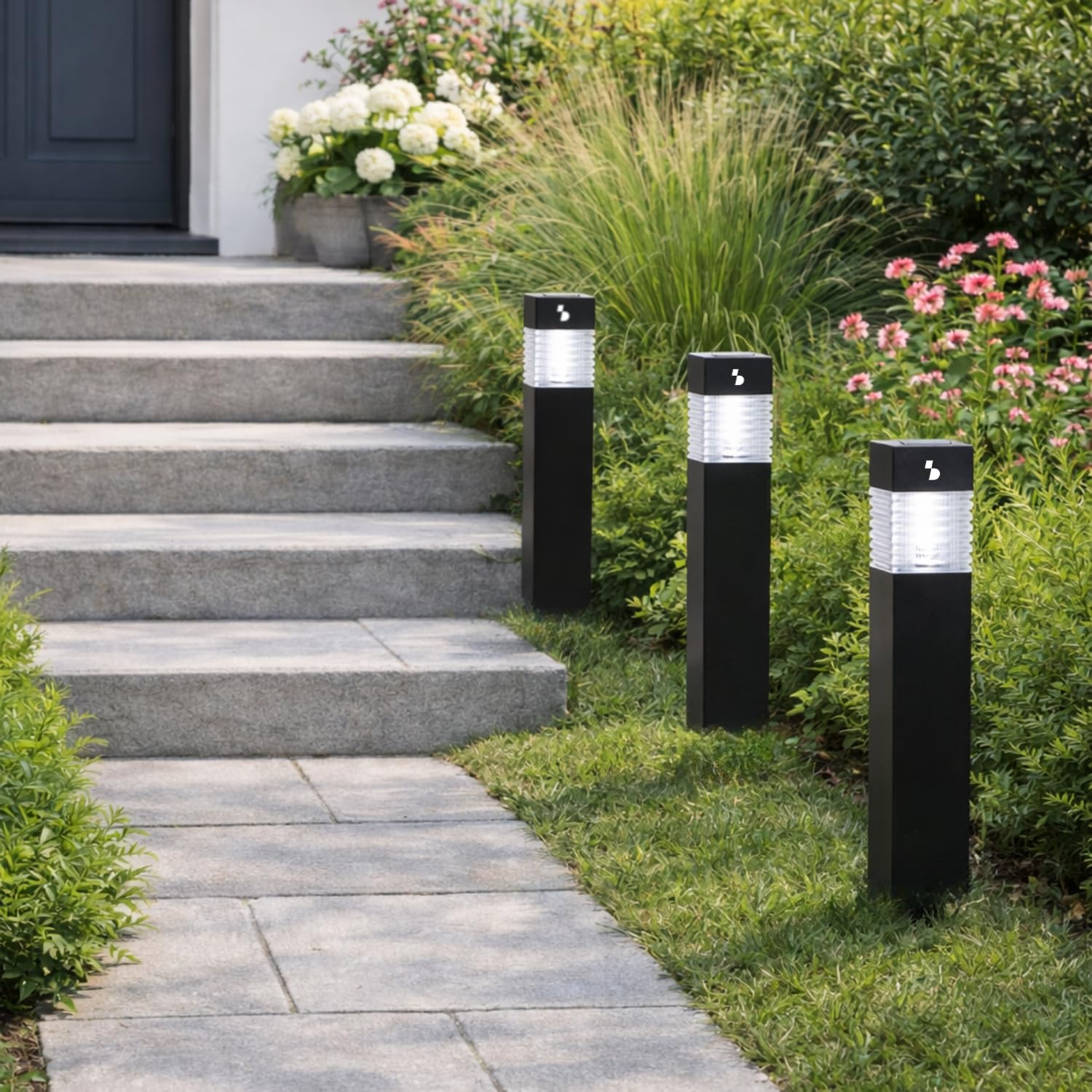 BEPER P207ILO030 Zestaw 3 solarnych lamp schodowych, zewnętrzne lampy solarne LED z kolcami, automatyczne włączanie, oświetlenie ścieżek i rabat kwiatowych, IP44