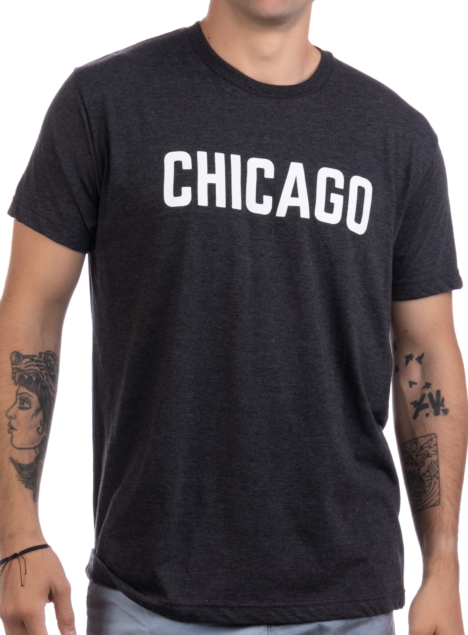 Chicago | Classic Retro City Illinois IL Lake Michigan Midwest Pride Men Women T-Shirt