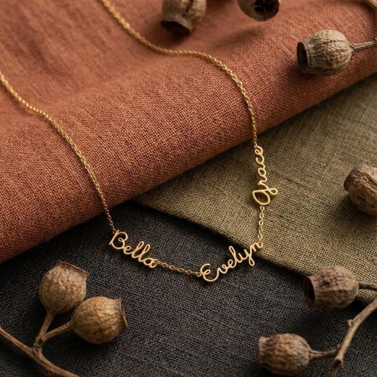 Multiplo collana con nome, delicato gioiello di famiglia bambini nome per mamma Natale per lei
