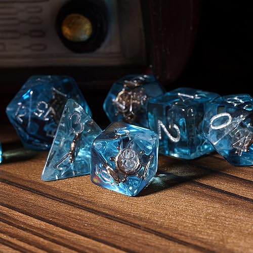 Miniatura 5 de UDIXI Juego de 7 dados poliédricos rellenos de timón, dados DND azules con seda flotante blanca para Dungeons and Dragons RPG MTG y otros juegos de