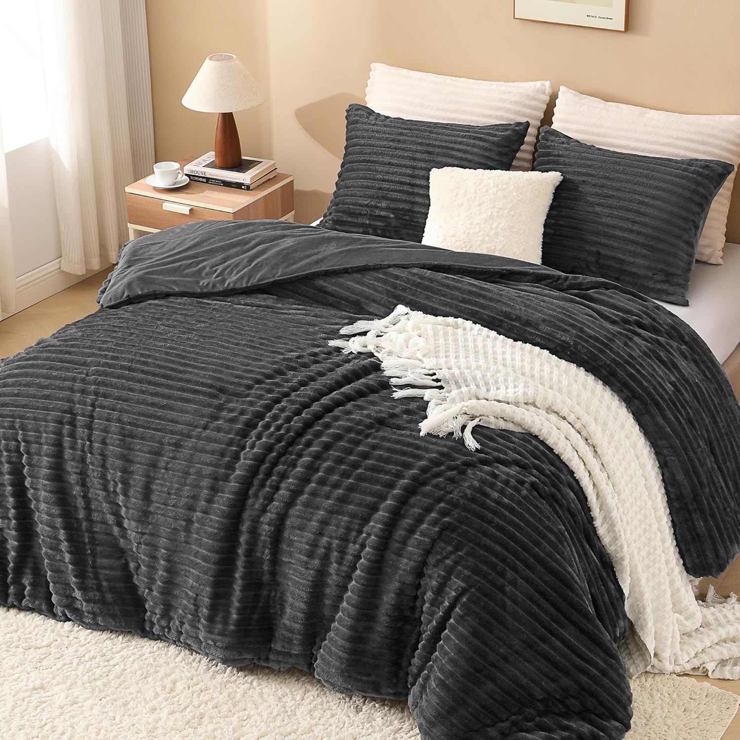 Andency Fleece Queen Comforter Set, 3 Pieces Dark Grey Comforter Set for Queen Size Bed, Soft Warm Fluffy Fuzzy Dark Gray Bedding Set for Winter (1 Comforter & 2 Pillowcases) - Image 5