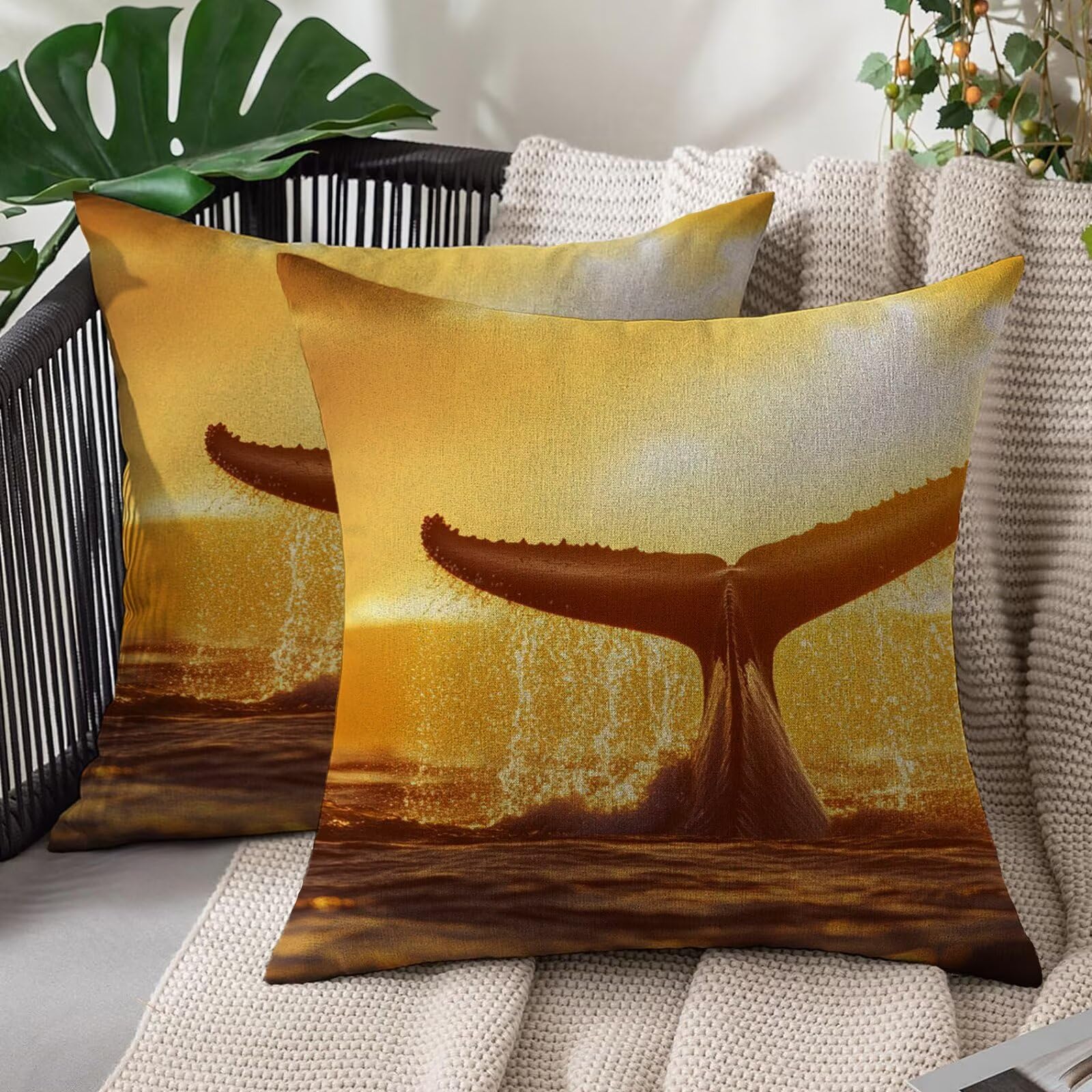 Housse de coussin 60x60 baleine jaune et imperméable pour canapé de jardin