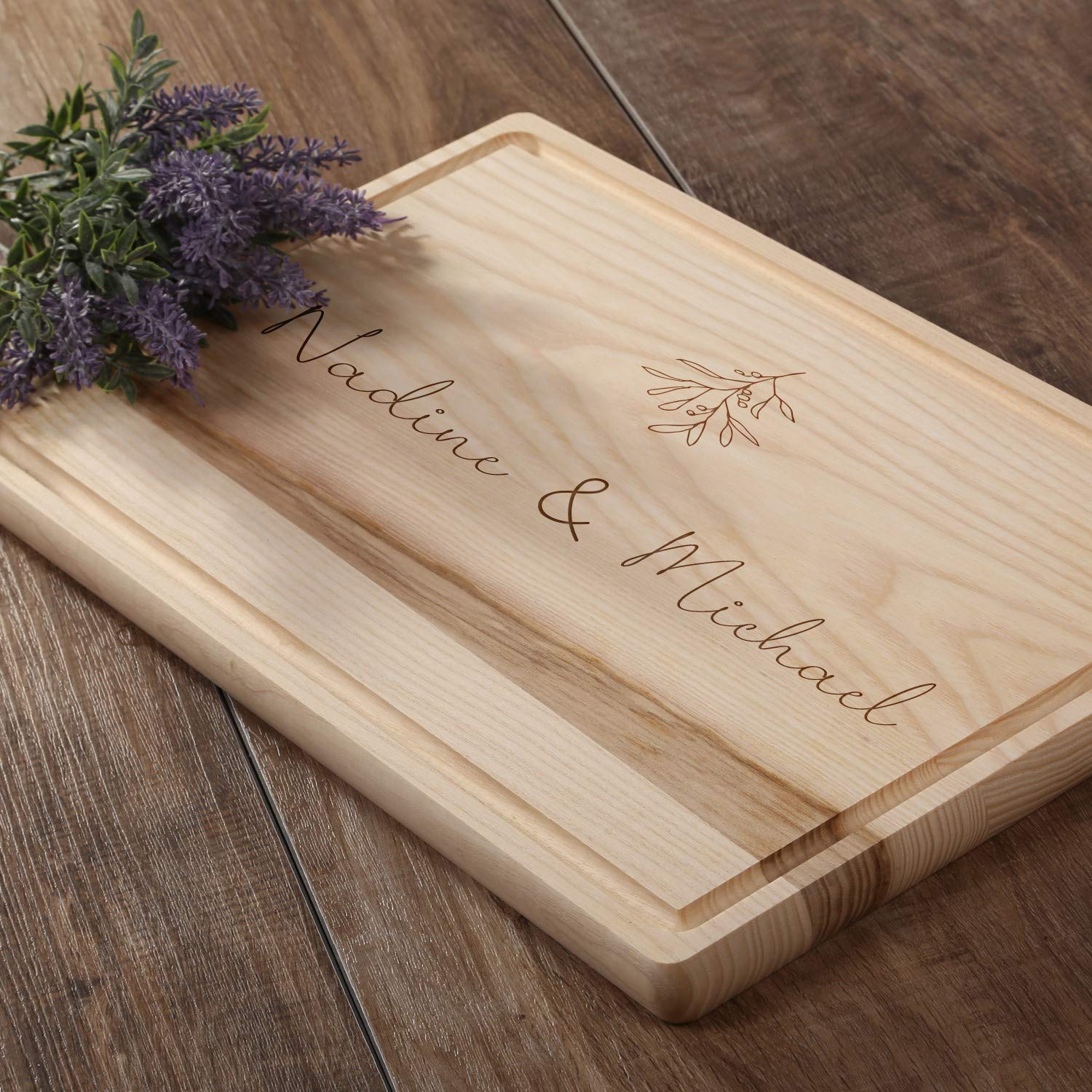FORYOU24 Holz Schneidebrett hell mit Gravur Motiv 08 - personalisiert mit Wunsch-Namen Küchenbrett graviert als Geschenkidee zur Hochzeit