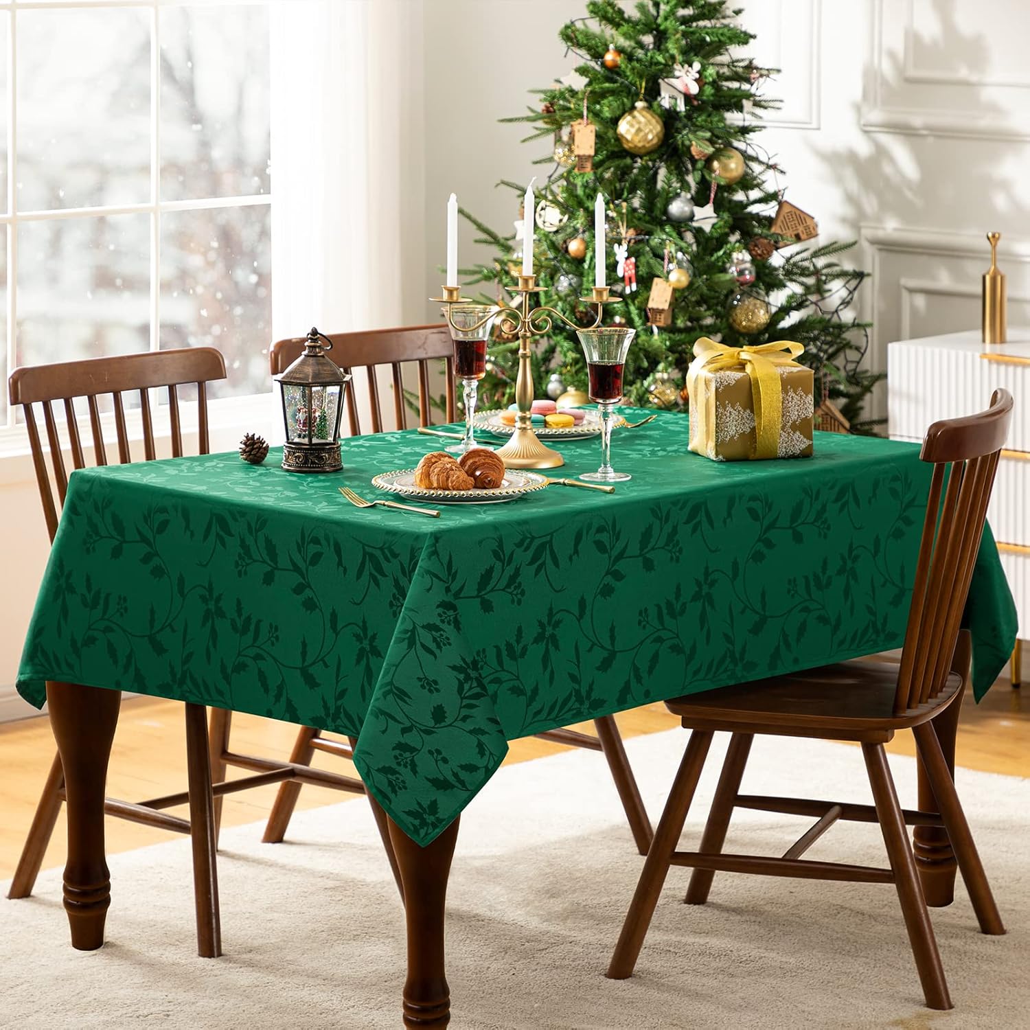 joybest Christmas Tablecloth Rectangle 60 x 84 Inch, Elegance Christmas Jacquard Table Cloth Polyester Fabric Tablecloths for Christmas Decoration, Holiday Dinner & Family Gathering, Green