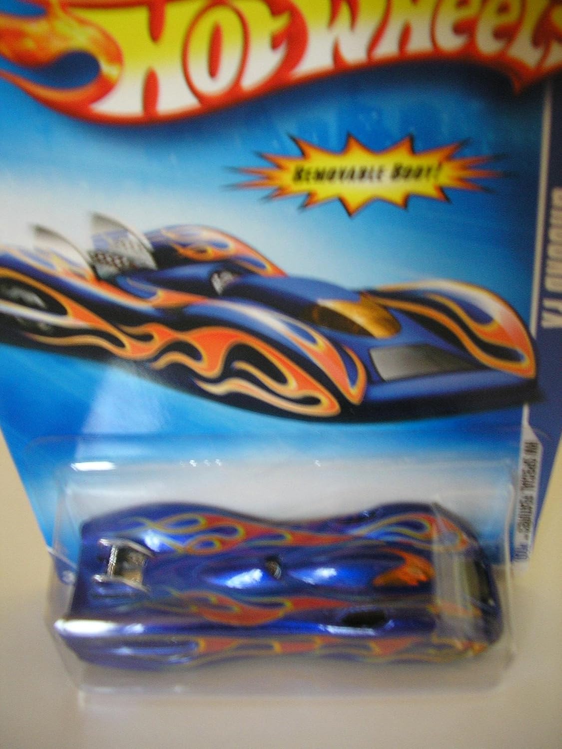 Amazon Hot Wheels Ground FX 2009 DieCast Car with Removable Body ミニカー・ダイキャストカー ホビー