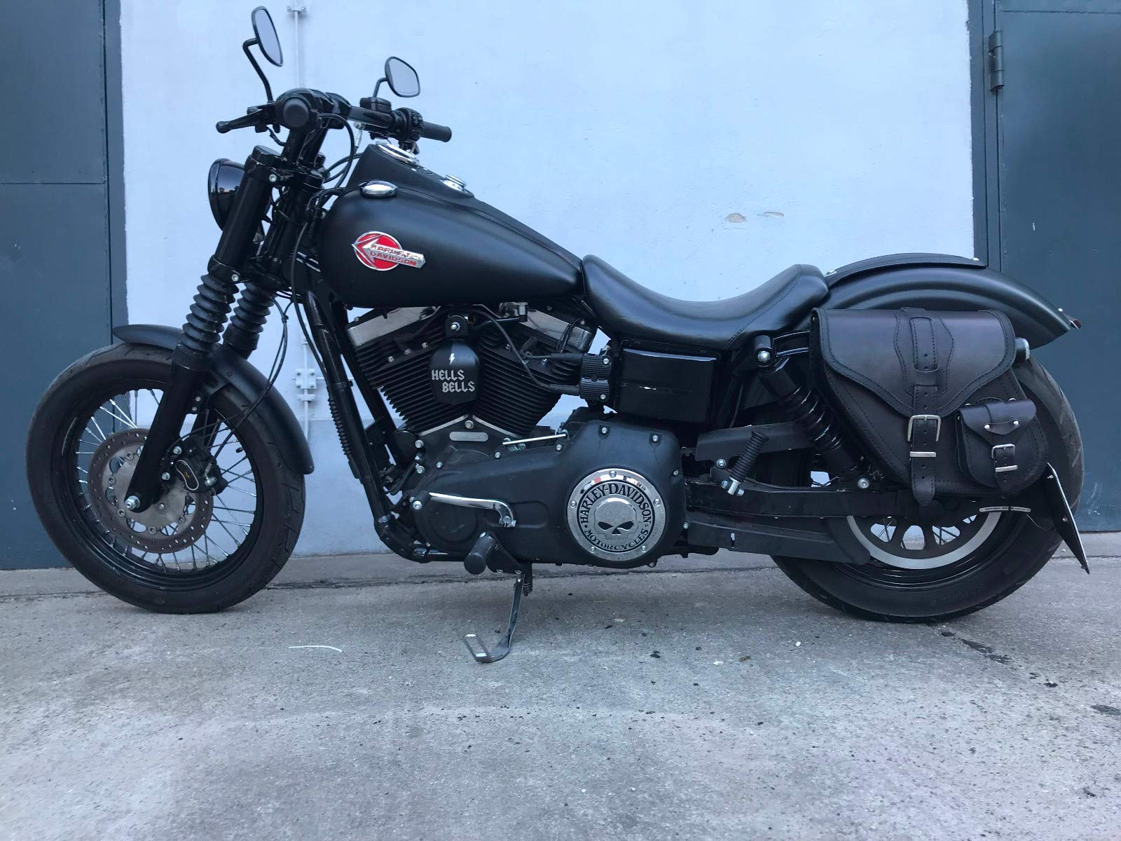 Dynamite Black Satteltasche kompatibel mit Harley Davidson Dyna Glide Street Bob Modell 1996-2017 Ledertasche Sportster Seitentasche Gepäckkoffer Seitenkoffer Saddle Bag HD Linke Seite Left
