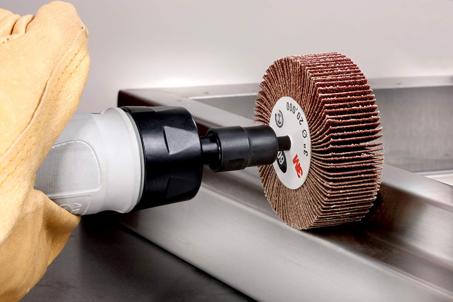 3M Flap Wheel Type 83 747D, Shaft Attachment, Ceramic Grain, 2-1/2" Diameter, 1" Width, P120 Grit, 25000 rpm (Pack of 10)