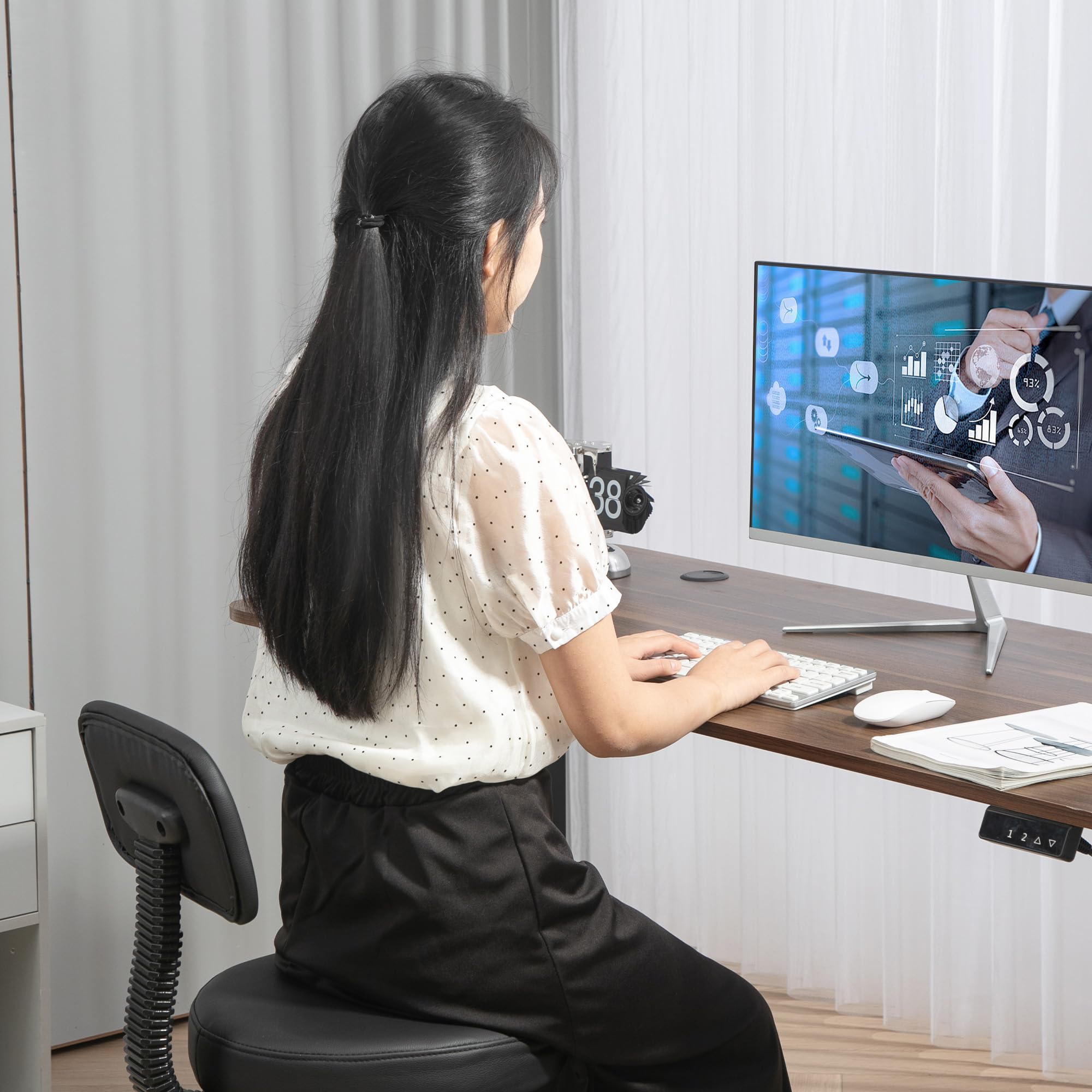 HOMCOM Chaise de Bureau Ergonomique Dossier Réglable Repose-Pieds Noir | Chaise de Dessin Sans Accoudoirs, Hauteur Ajustable, Pivotante à 360°, Tabouret Bureau