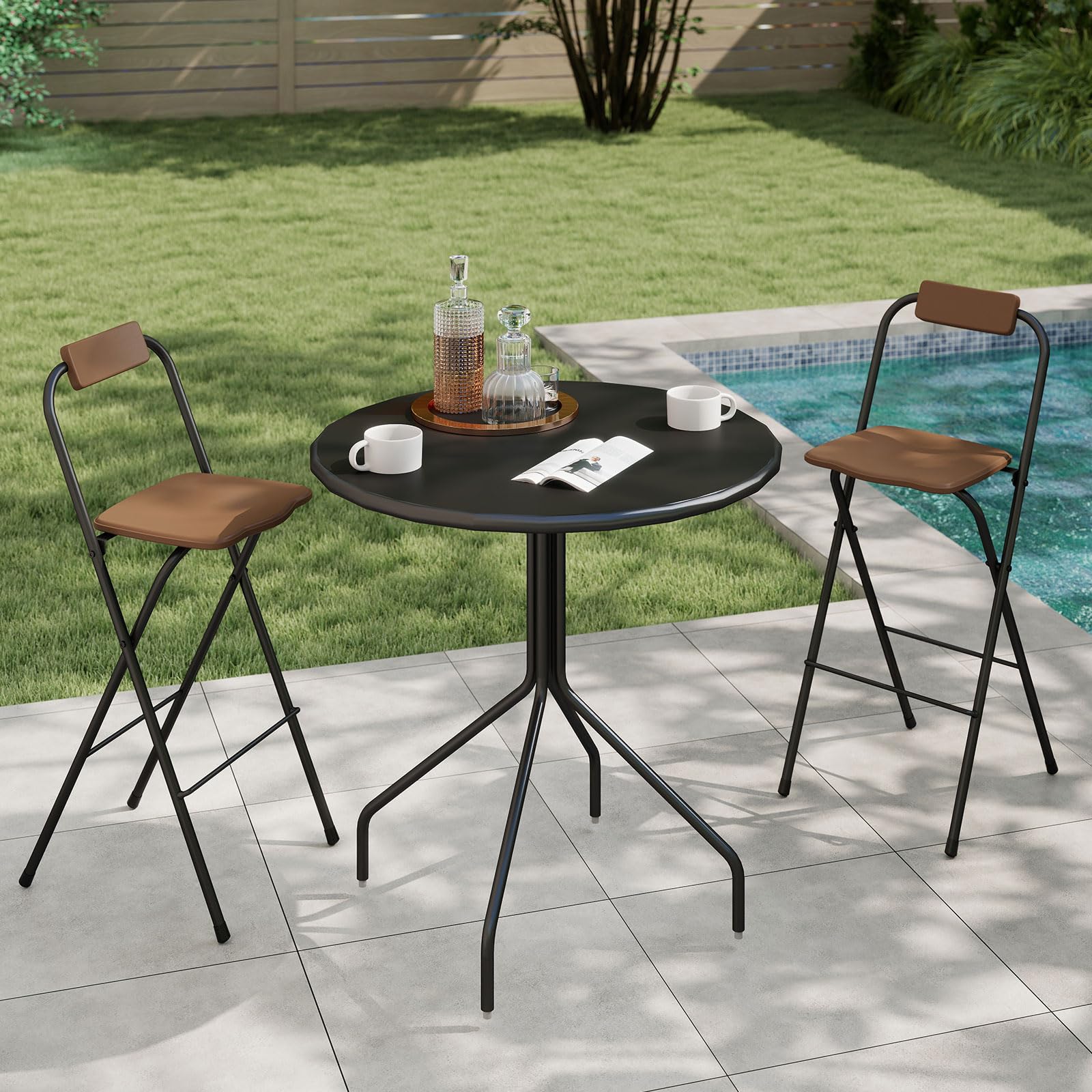 GIANTEX Set di 2 Sgabelli da Bar Pieghevoli, Sedie per Esterni con Schienale Inclinabile, Seduta Curvata e Poggiapiedi, Sgabelli Alti con Struttura in Metallo per Balcone, Terrazza, Giardino (Marrone)