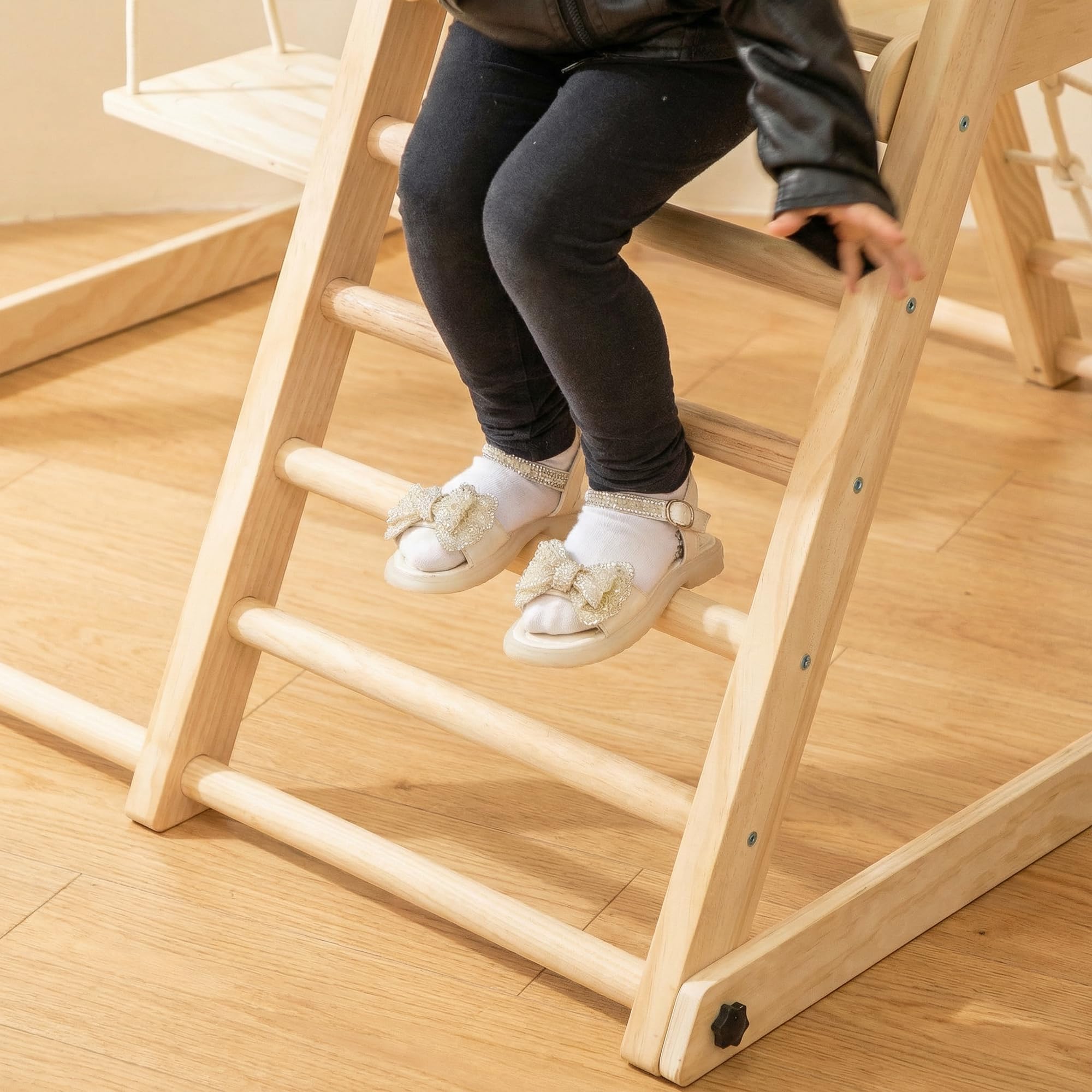 AIYAPLAY Tobogán Infantil 5 en 1, Estructura de Escalada de Madera con Tobogán, Columpio, Aro de Baloncesto, Tabla, Red de Escalada, Parque Plegable para Niños de 3-6 Años, Interior, Exterior, Natural