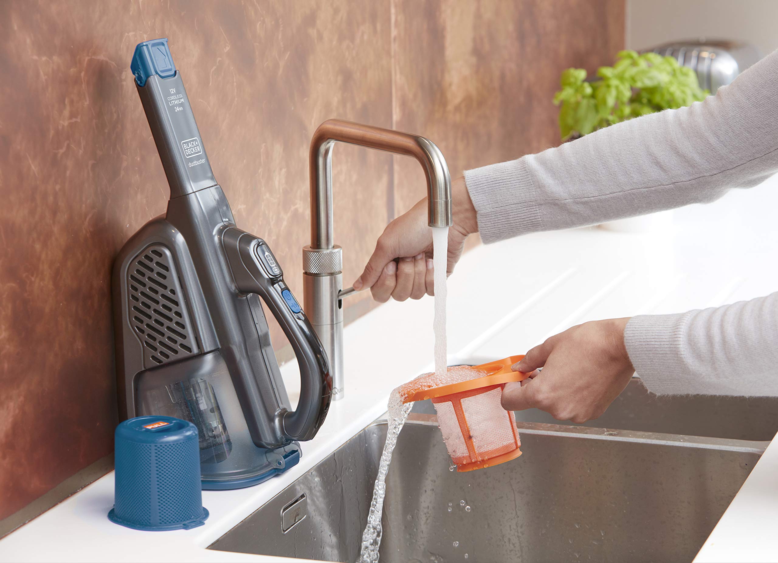 BLACK+DECKER Aspiratore Ricaricabile Aspirabriciole con Accessori e Azione Ciclonica