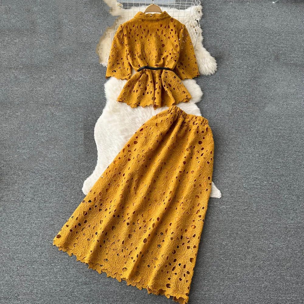 Conjunto de dos piezas de encaje con cuello con volantes y falda plisada midi para mujer