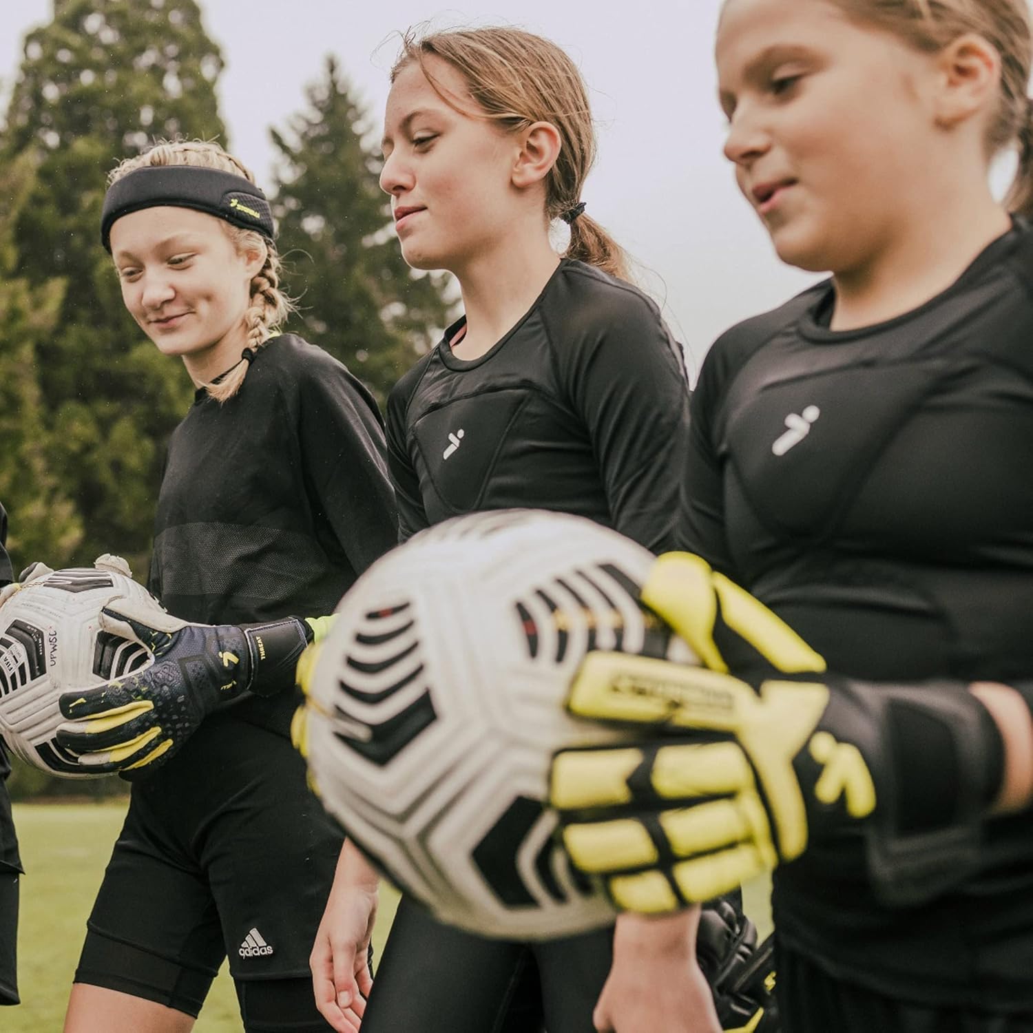 Storelli Gladiator Recruit 3.0 Goalkeeper Gloves | Youth Soccer Goalie Gloves with Finger Spines | Enhanced Finger and Hand Protection | Black & Yellow : Sports & Outdoors