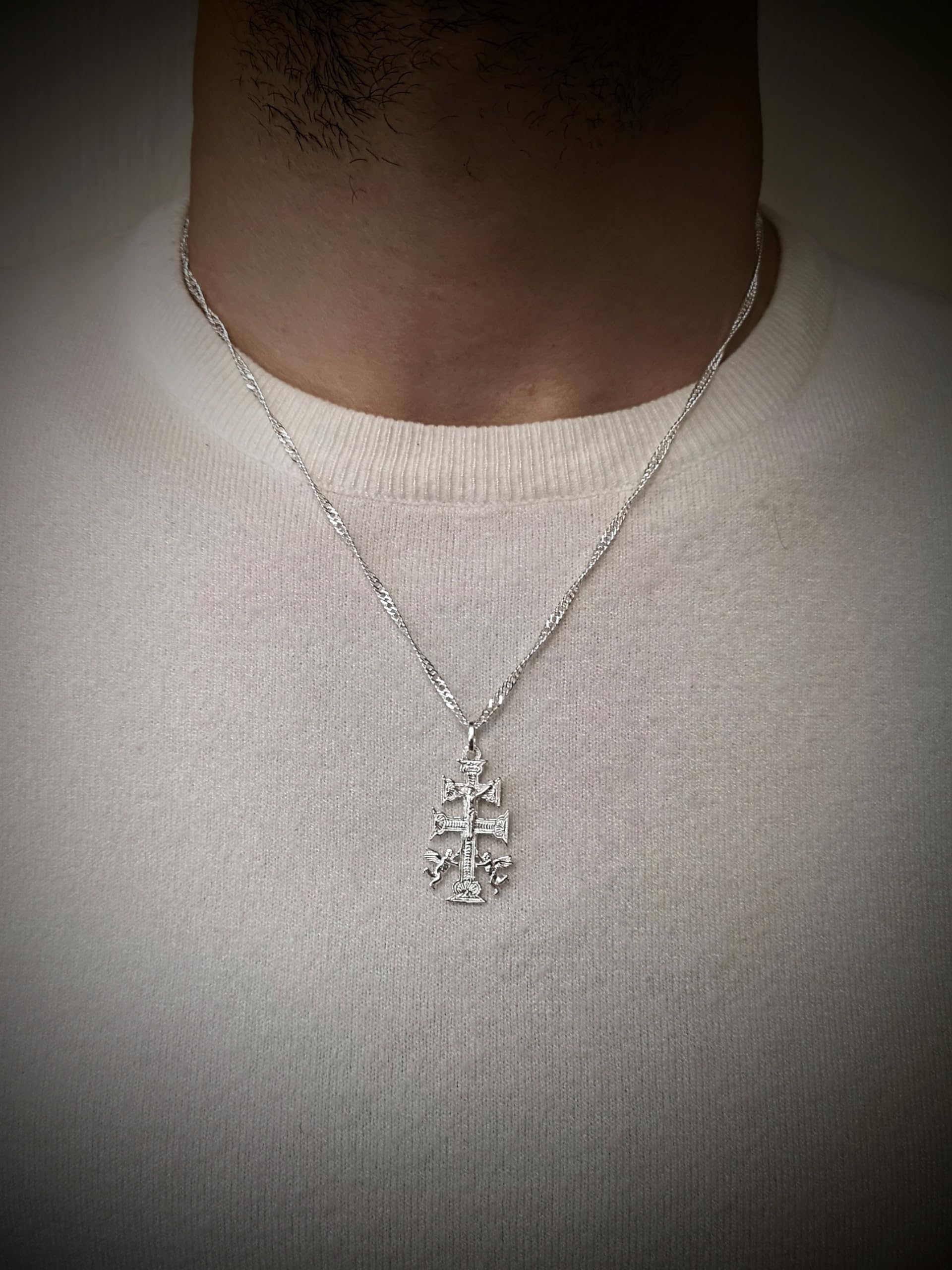 Sebaoth Cruz de Caravaca y Cadena - Diseño Exclusivo Plata 925 - Fabricado, Bendecido y Empaquetado en Caravaca de la Cruz - Ideal para Regalo Unisex - Belleza, Fe y Espiritualidad