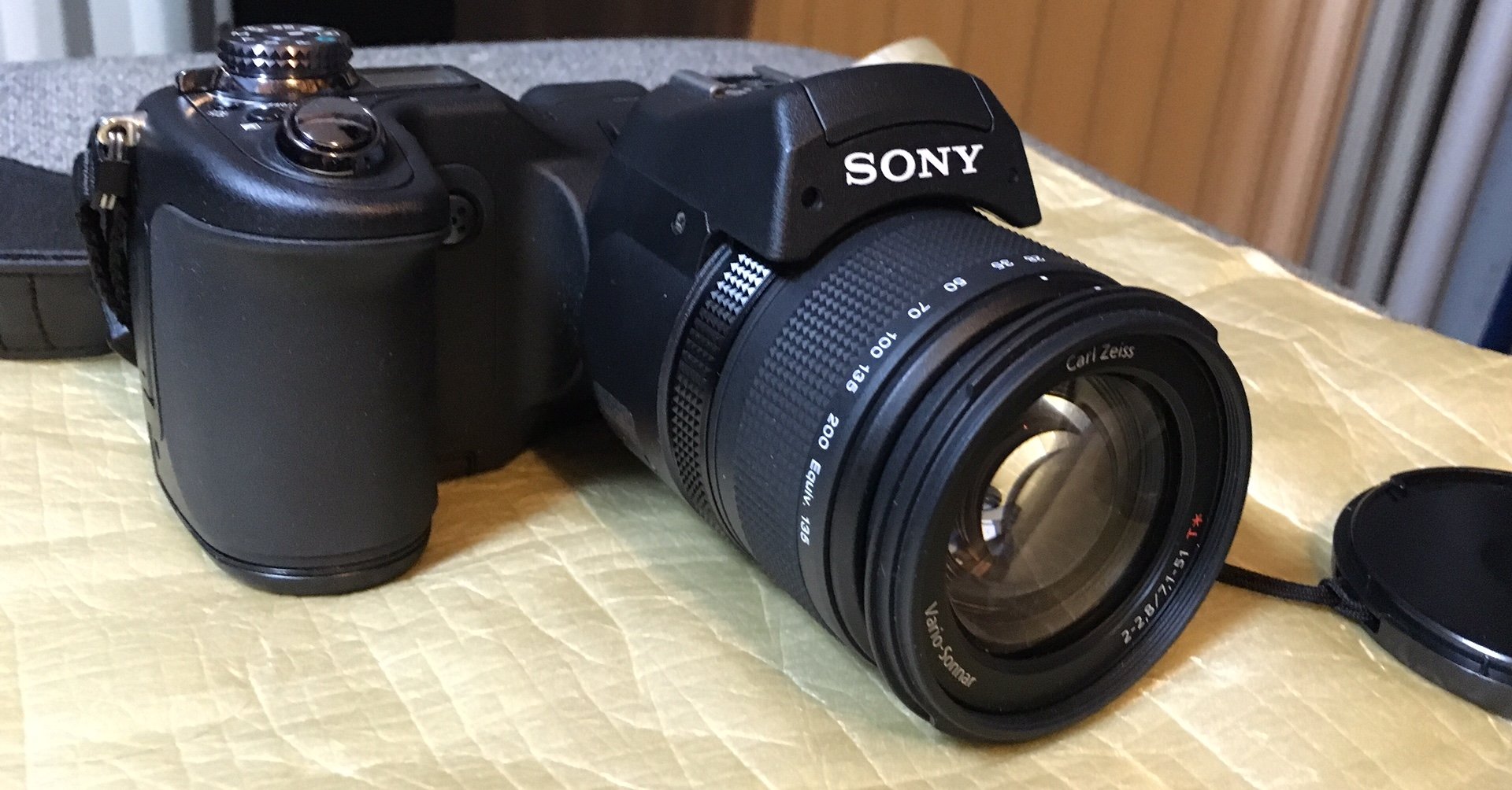 Sony Cyber-Shot DSC-F828 Appareil Photo numérique 8 MP 7 x Optique