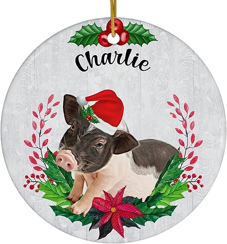 Green Holly Santa Hat Saddle Mini cerdo personalizado nombre adornos de Navidad 2023 círculo blanco cerámica dueño mascota dueño regalos