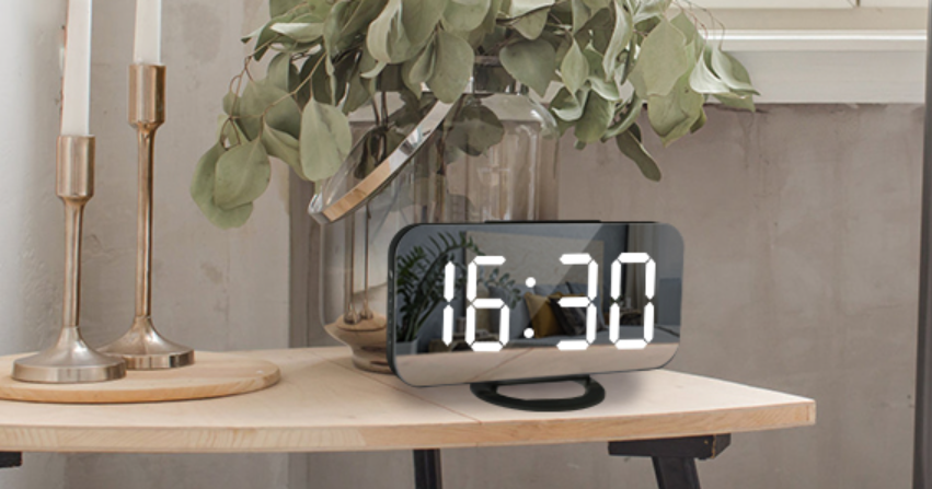 Amazon.com: WulaWindy Digital Alarm Clock, Large Mirrored LED