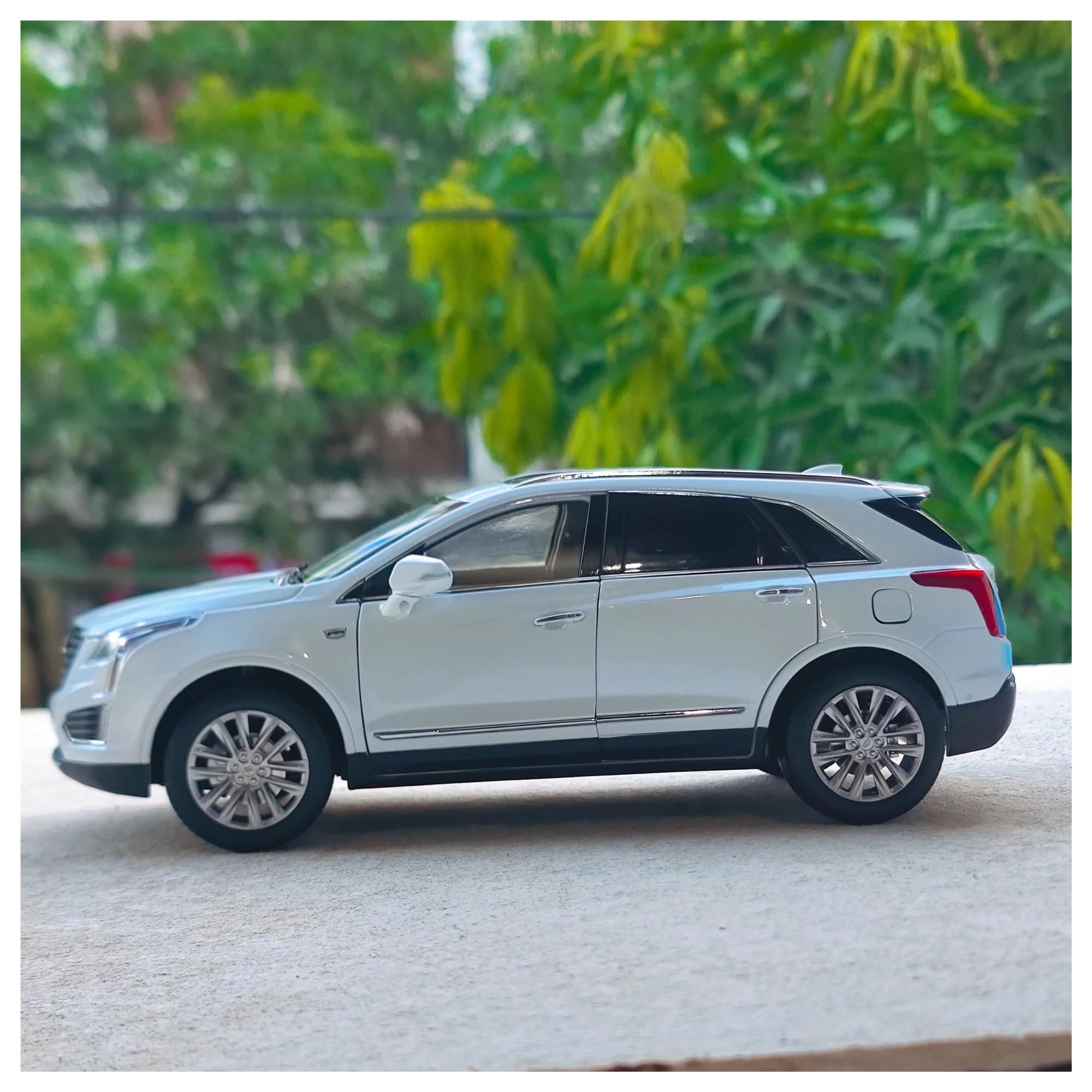 Metallo Scala Replica 1 18 Per Cadill Xt5 2016 Modello Di Auto Statica In Lega Bianca Pressofusa Hobby Veicoli Giochi Set