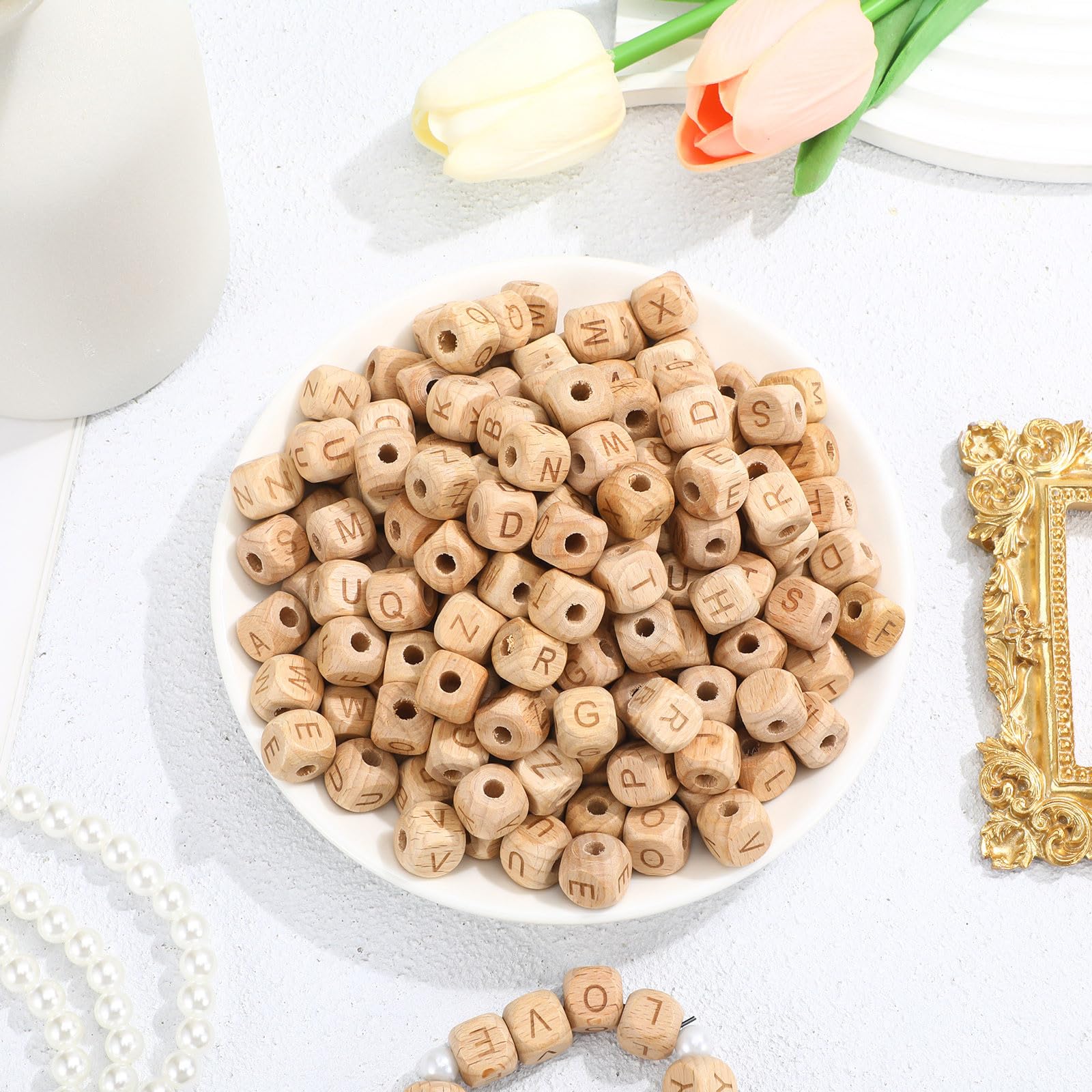Alipis Cuentas de Madera de Haya Cúbicas Letras del Alfabeto, 260 Piezas para Manualidades, Pulseras y Collares, Cuentas Pequeñas de Letras para Cordones y Proyectos Artesanales