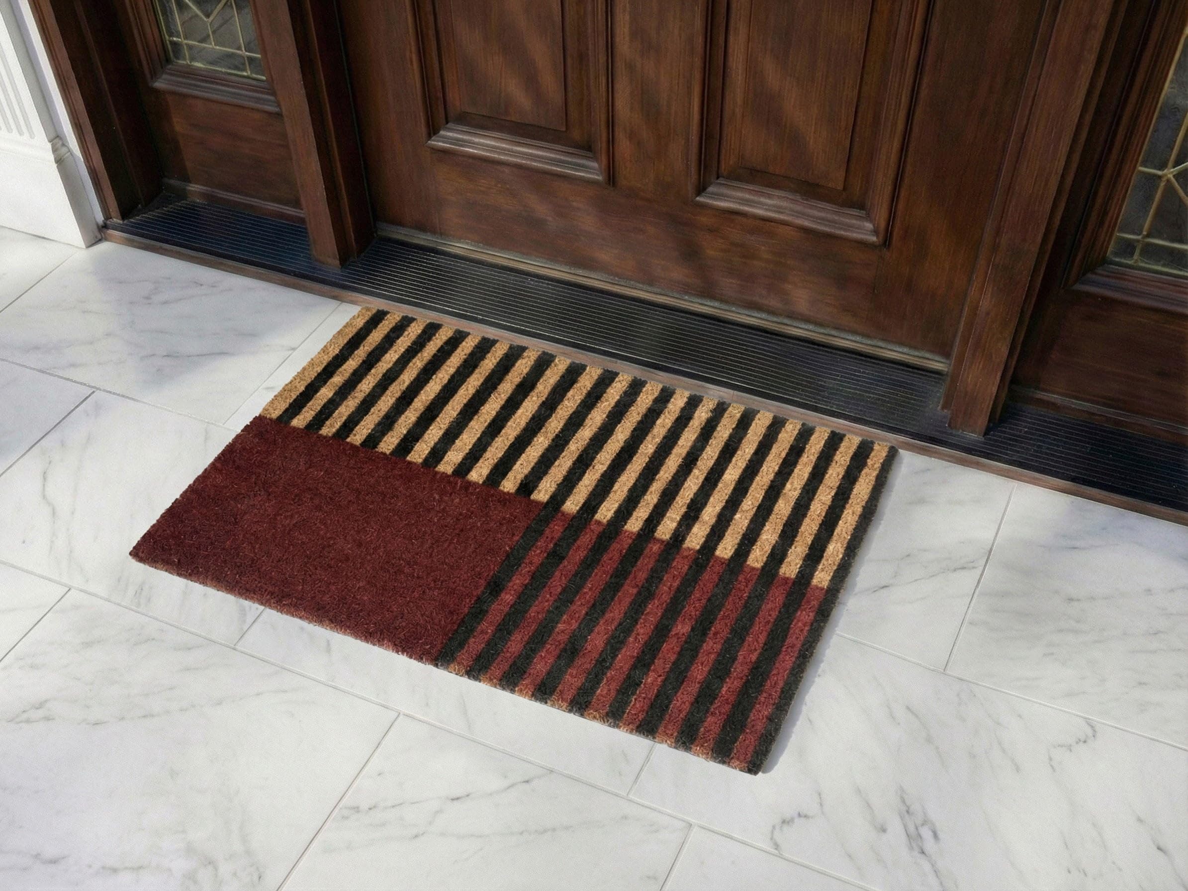 Beliani Paillasson d'Entrée en Fibre de Coco 50 x 80 cm Dessous PVC Antidérapant Motif Rayé Marron et Beige Tuksuk