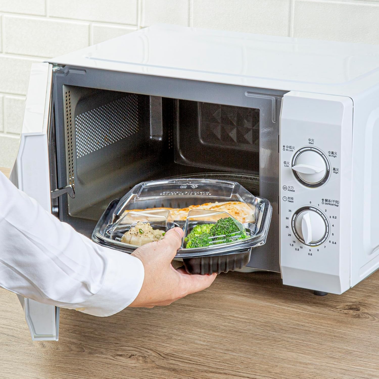 Restaurantware Plastic Microwaveable Container with Lid 100 Count 36 Oz PP Plastic Food Storage Box, Rectangular Microwave Container with Clear Lid, Food Delivery Box