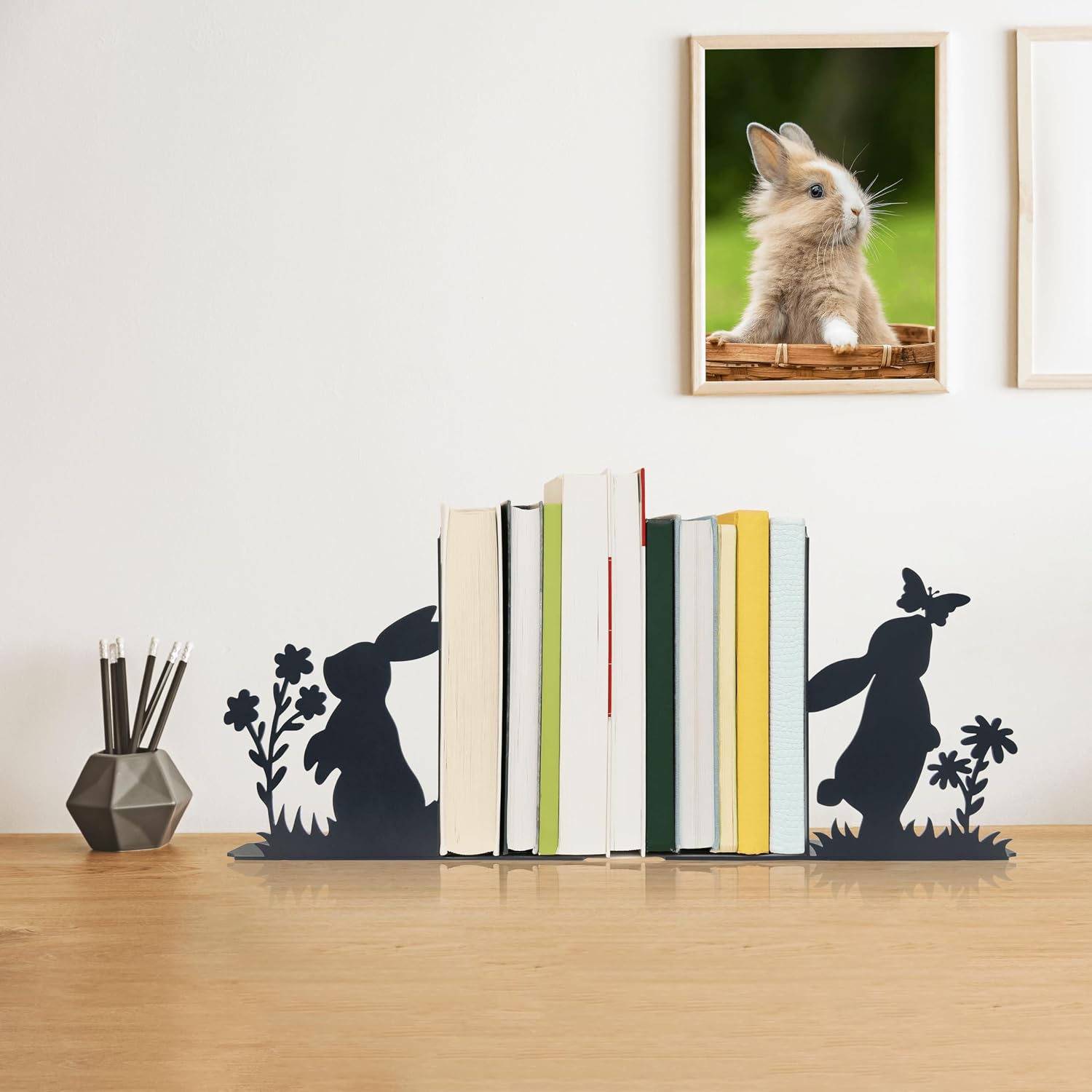 Charming Bunny Decor Rabbit Bookends - Adorable and Functional Decorative Accessories for Home and Office