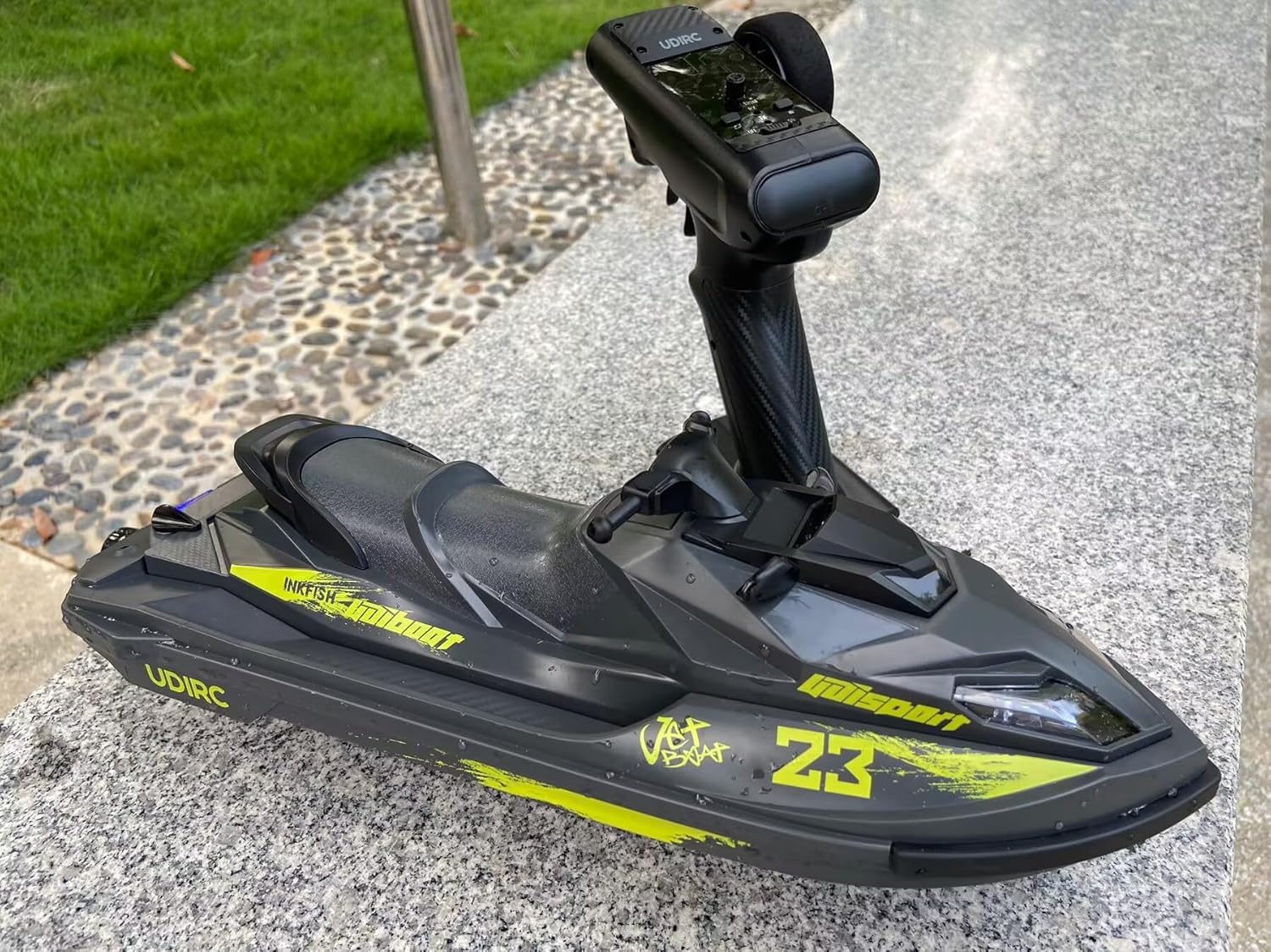 Mando a distancia modelo de lancha grande de 33 cm (33 cm) RC Jet Kayak, luces delanteras y traseras a una velocidad de 20 km/h, adecuado para piscinas de lago (verde) batería dual