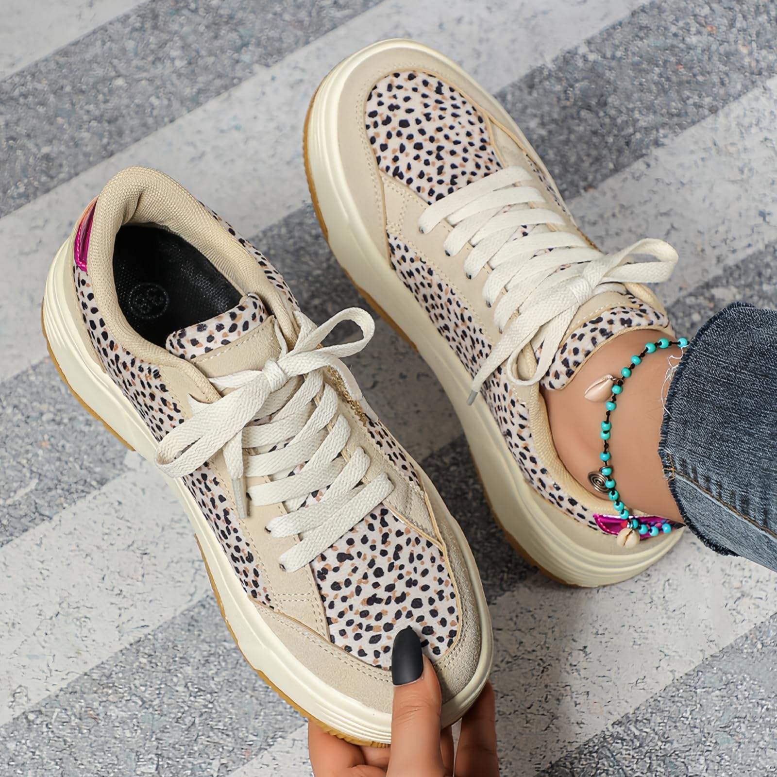 Modne damskie trampki z gwiazdami brokatowe cekiny sznurowane niskie buty tenisowe do biegania buty do chodzenia lekkie antypoślizgowe skórzane buty retro, Leopard Print Beżowy, 36 EU
