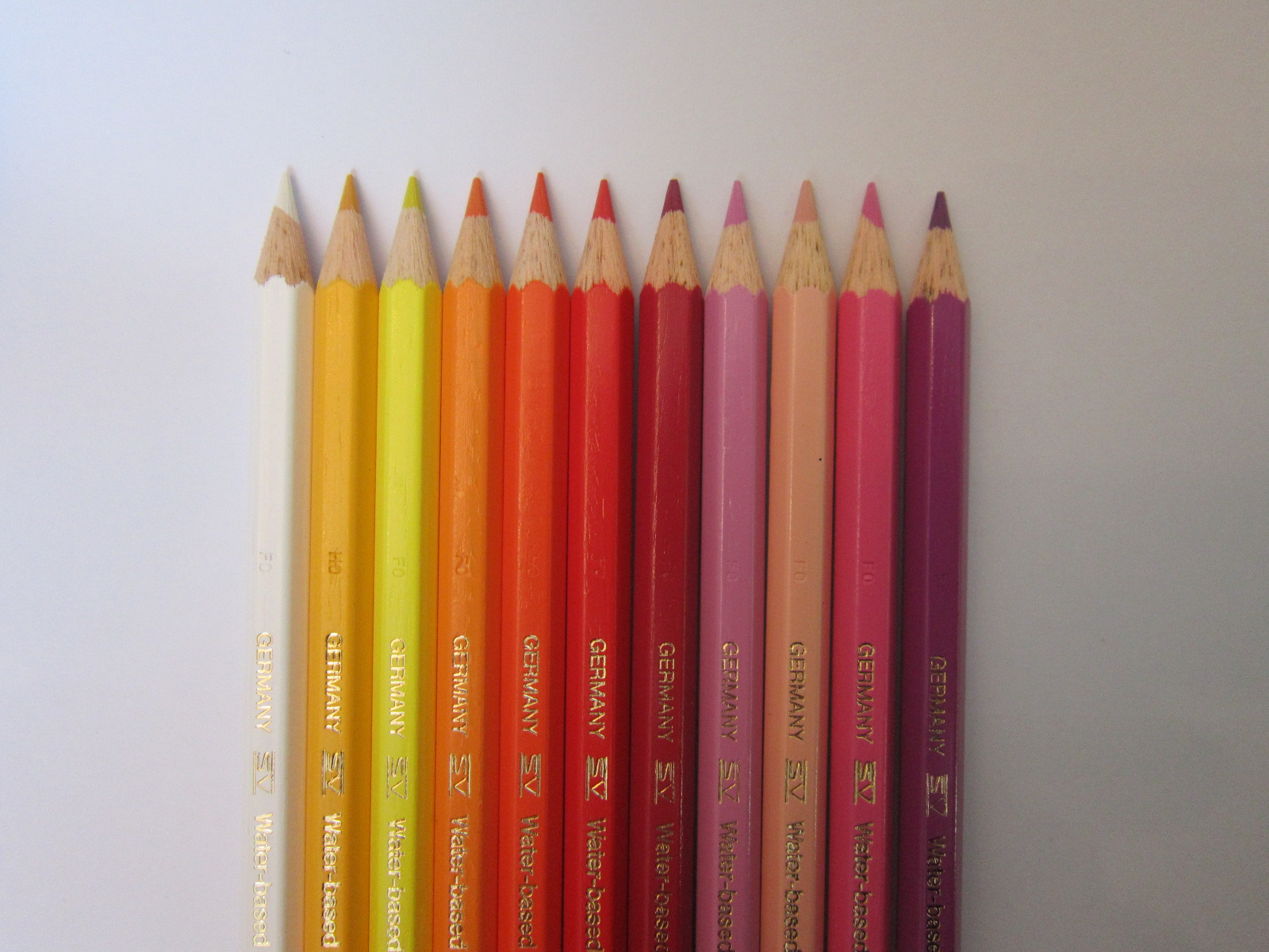 Crayons De Couleur Koh-I-Noor Polycolor Grey Line - Set De 12 - Boîte Métal - Qualité Artistique