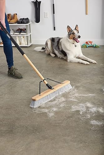 Miniatura 13 de Harper Escoba de empuje de superficie lisa para interiores de 24 pulgadas con cerdas marcadas para arena, polvo de sierra, virutas de madera y pelo