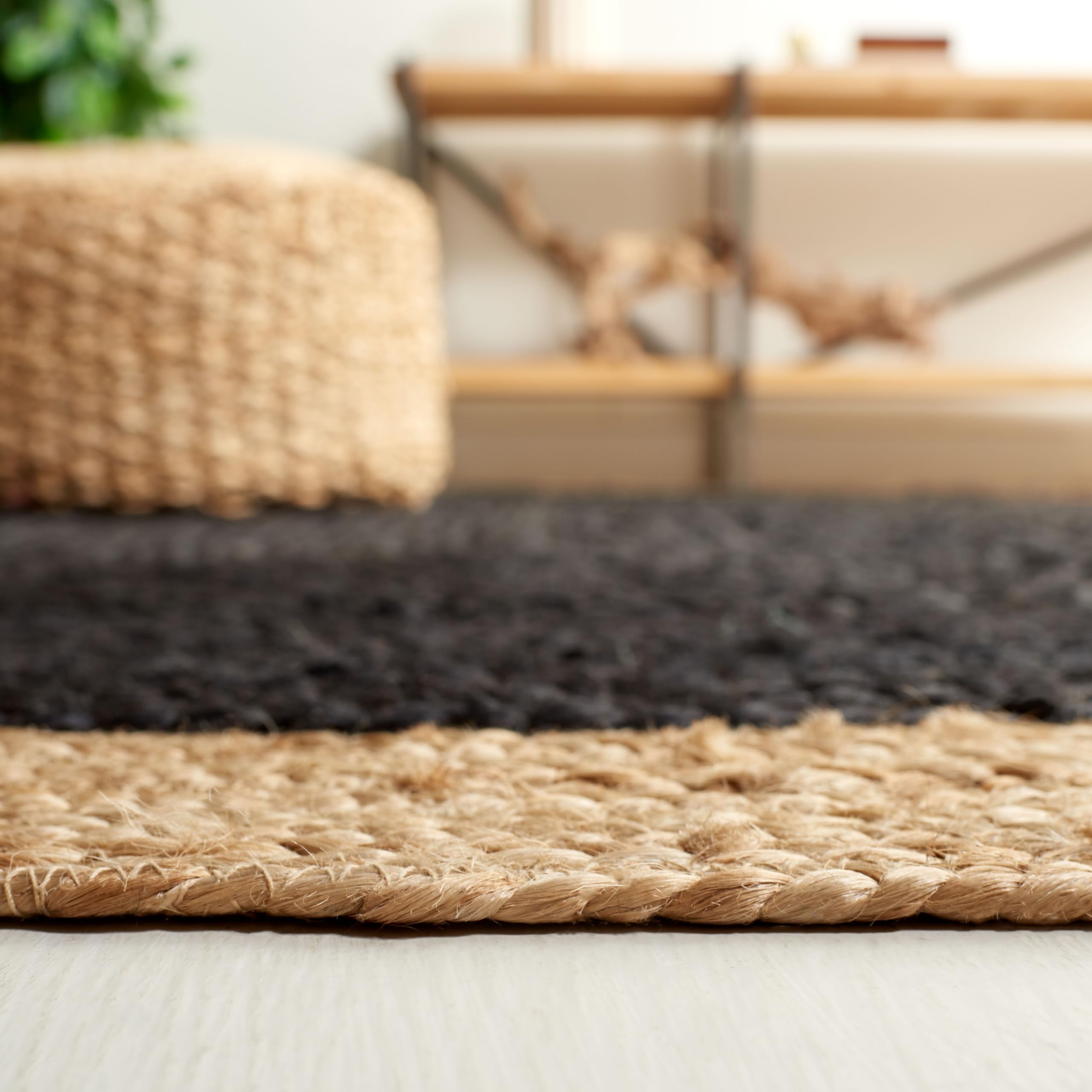 Safavieh Natural Fiber Rug for Living Room Dining Room, Bedroom, Natural Fiber Collection, Short Pile, in Black and Natural - Image 4