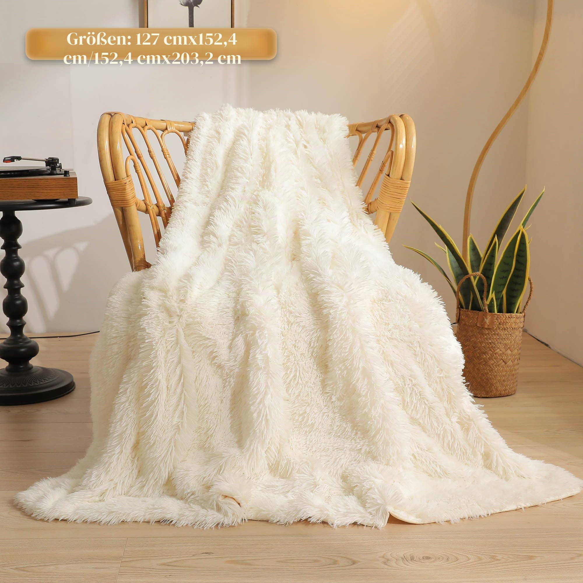 XeGe Luxuriöse Flauschige Bettdecke Sofa Kuscheldecke, warme winterliche Felldecke, hochwertige Kunstpelz Decke, zottelige Plüschdecke, 150x200 cm pelzige Wohndecke für Couch, Beige