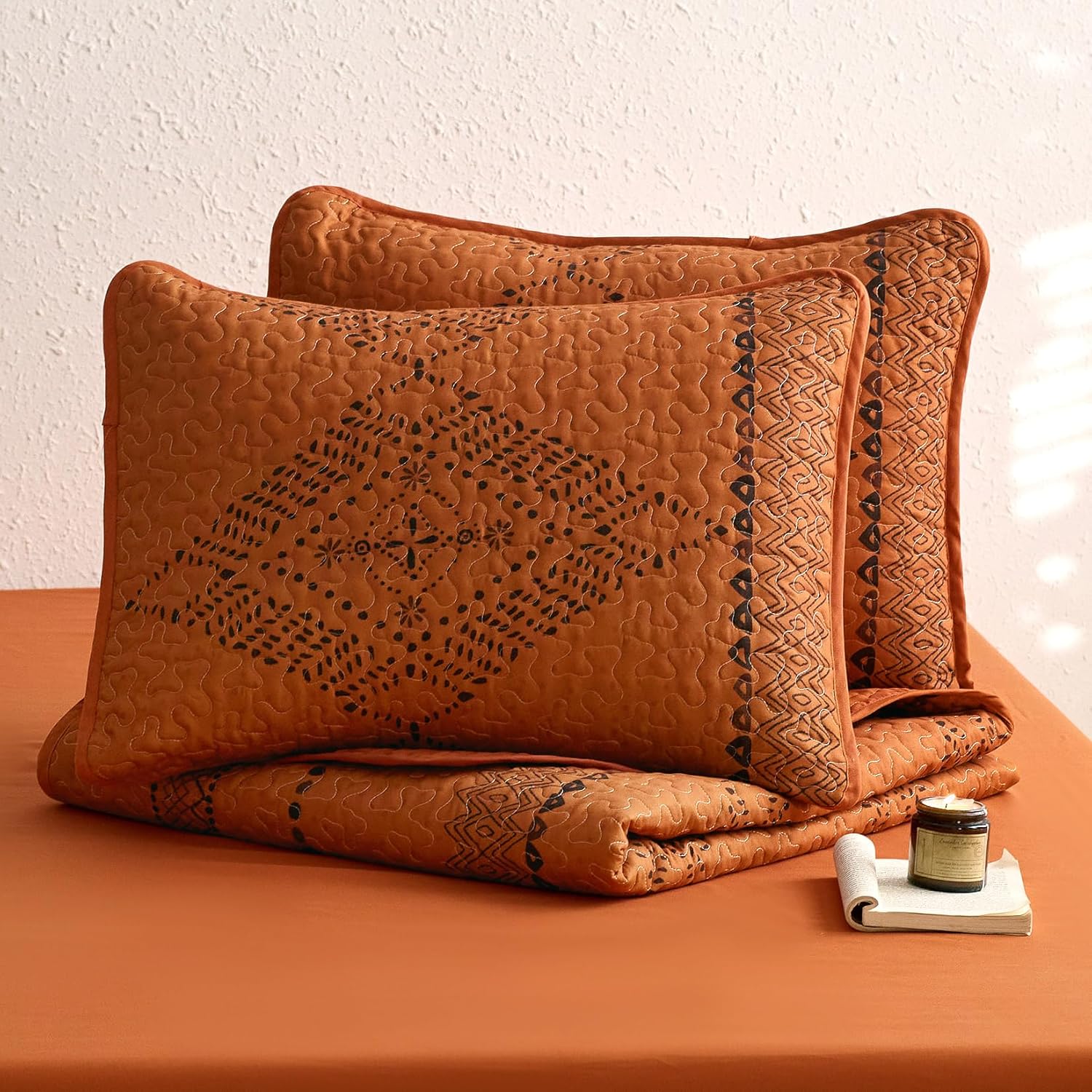 Wake In Cloud - Western Quilt Set, Southwestern Aztec Boho Chic Rustic Farmhouse Pattern, Reversible Lightweight Bedspread Coverlet, 3 Pieces, Burnt Orange, King Size