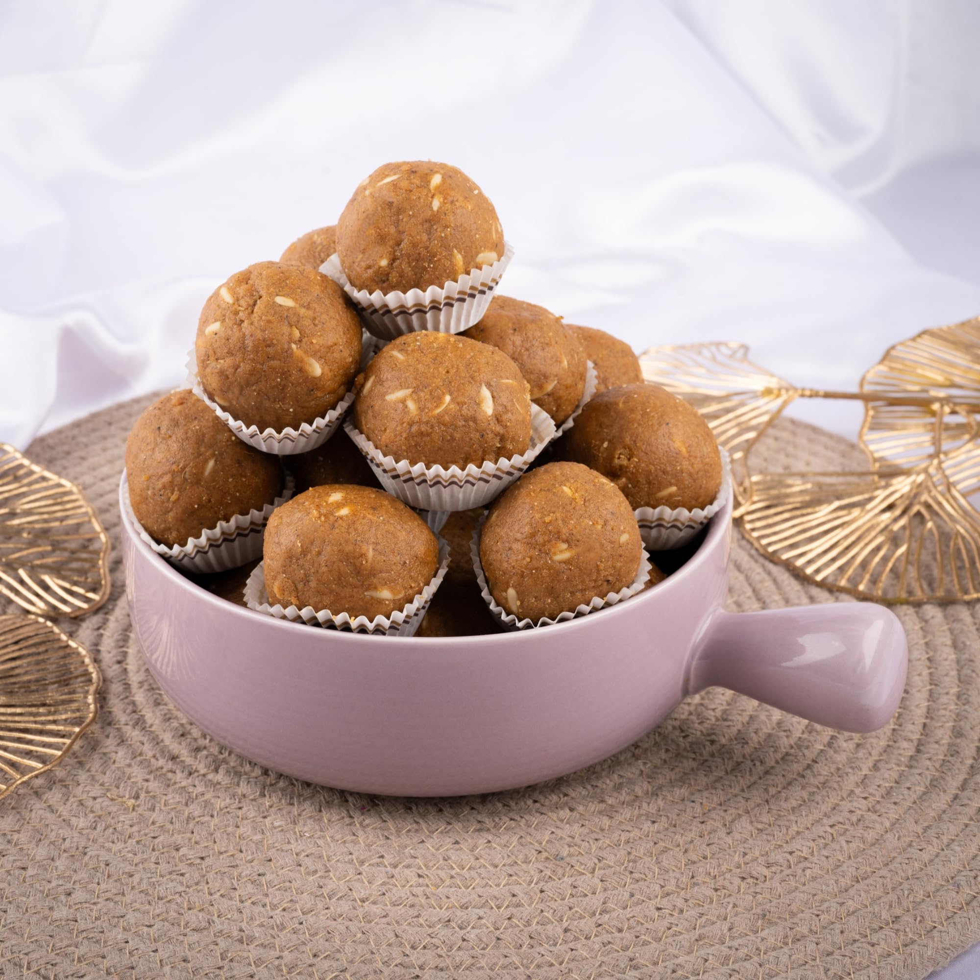 Besan Laddu | Handmade Indian Sweets | Desi Ghee Mithai | Guilt-Free Treat | No Refined Sugar | No Palm Oil | Traditional Indian Dessert | Healthy Sweet Gift Pack | Festive Gift Hamper