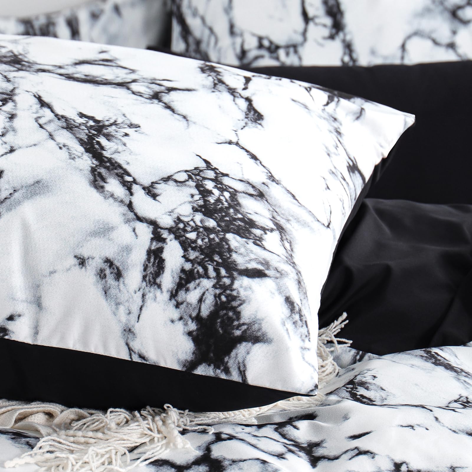 Aisbo Double Bedding Duvet Cover Sets, 3 Pieces Marble Bedding Set Black and White - Image 4