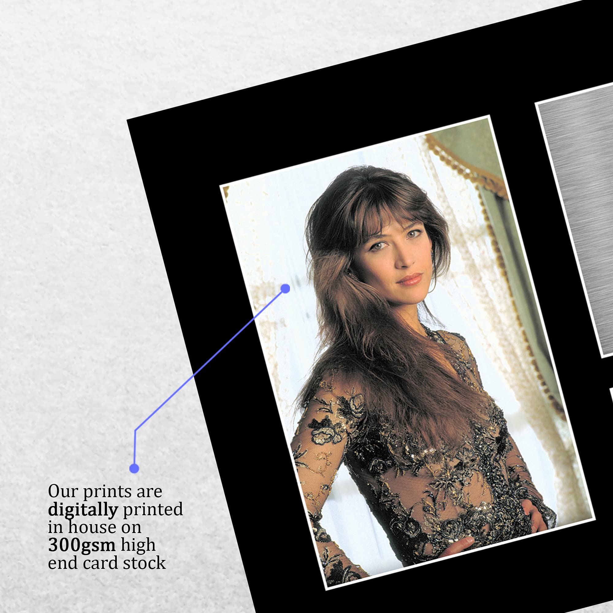 Amazon.co.jp: HWC Trading A4 Sophie Marceau James Bond The World