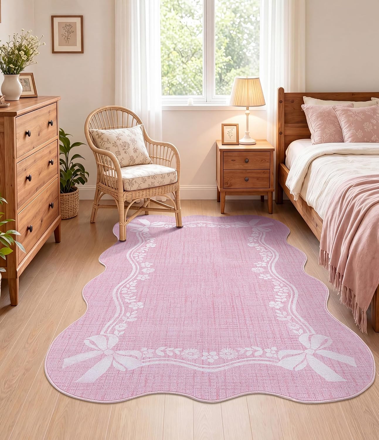 YIHOUSE 3'x5' Area Rug Pink Bow Scalloped Nursery Rug,Cute Princess Girls Bedroom Rug Washable,Non Slip Soft Low Pile Floral Border Carpet for Living Room Entryway Small Space