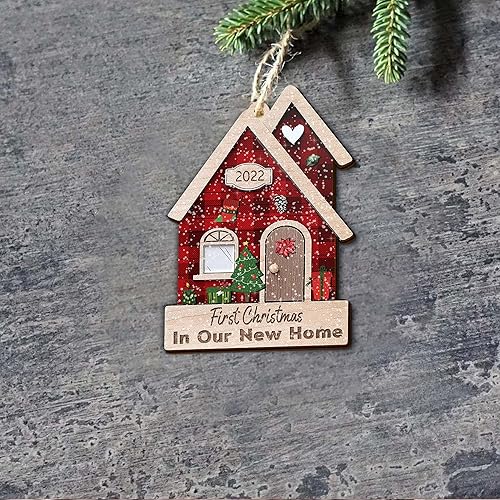 Miniatura 5 de V VIBEPY Adorno impreso para el hogar primer adorno de Navidad adorno de casa nueva adorno de árbol de Navidad adorno de madera de 35 pulgadas 2