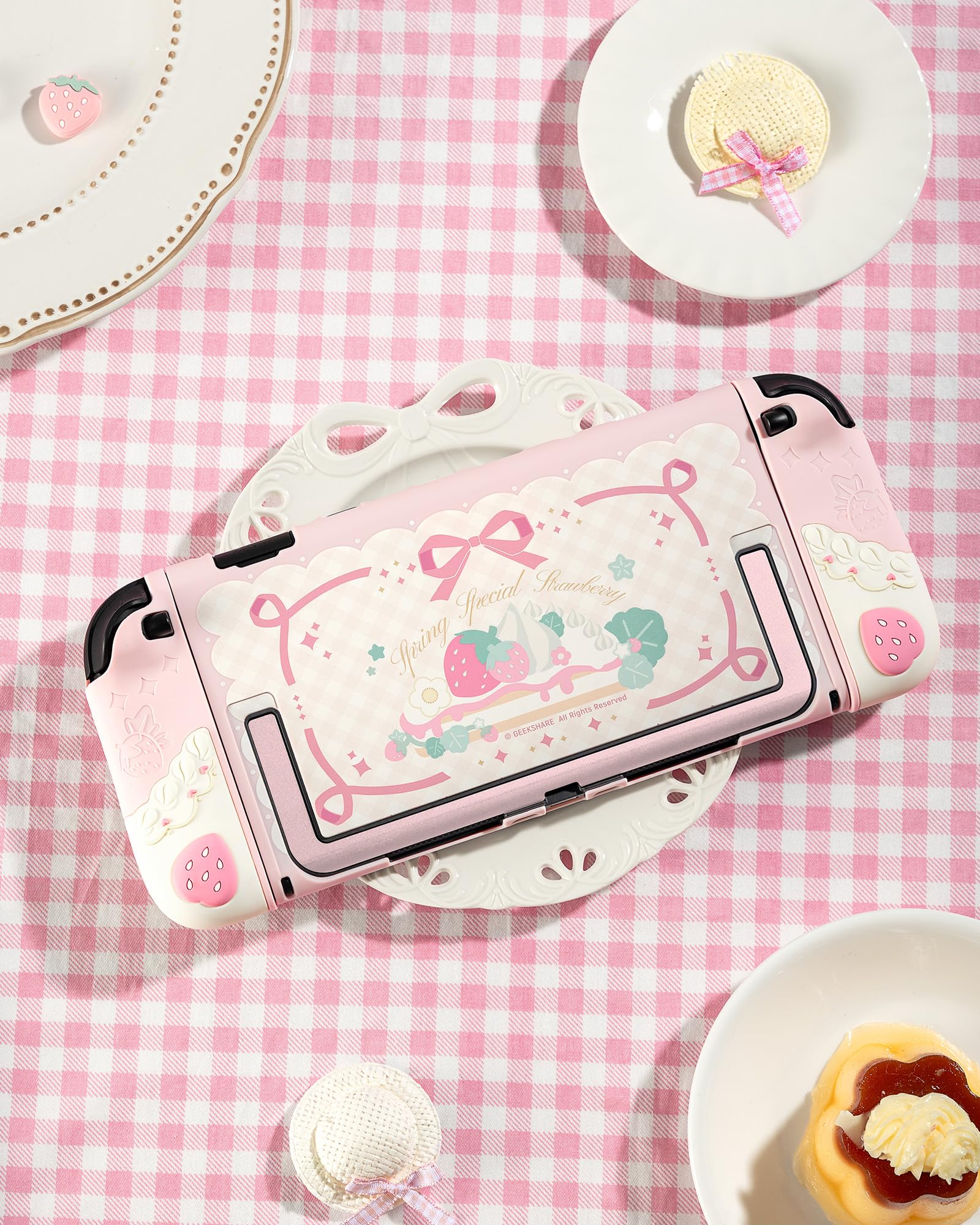 GeekShare Coque de protection en silicone souple compatible avec Switch 2 - Coque de protection séparable avec 2 capuchons pour les pouces - Fraises avec crème (rose)