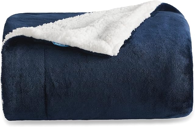 Bedsure Sherpa Fleece Throw Blanket - Fluffy Microfiber Solid Blankets for Bed and Couch Double/Twin Size, Navy Blue, 150x200cm