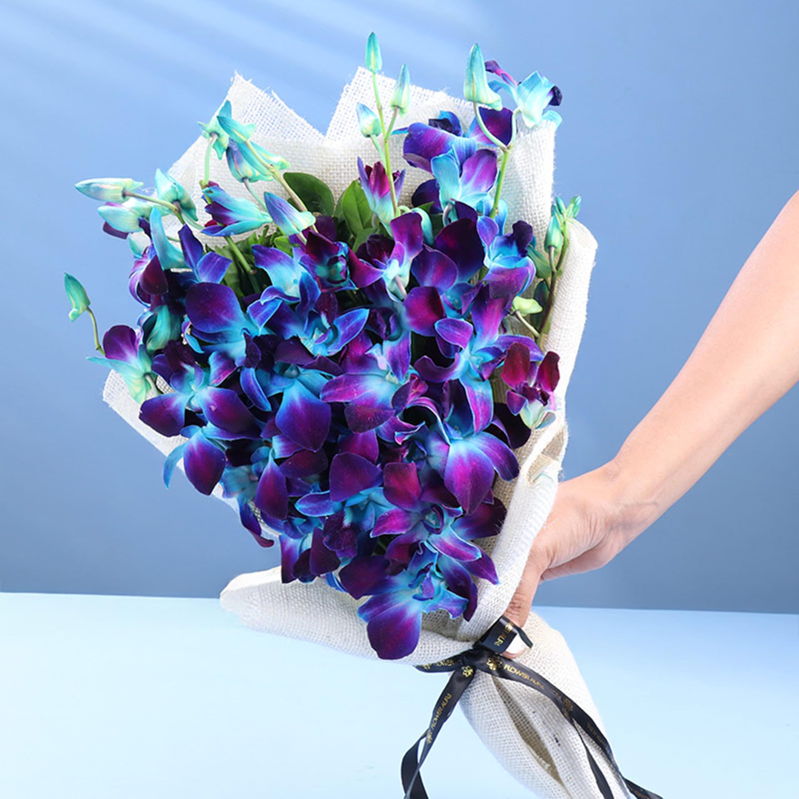 FlowerAura Premium Fresh Live Flower Bouquet of 6 Blue Flowers In Jute Packing Gift For Birthday | Anniversary | Romantic Surprise | Rose Day | Valentine's Day (Same Day Delivery)-image-6