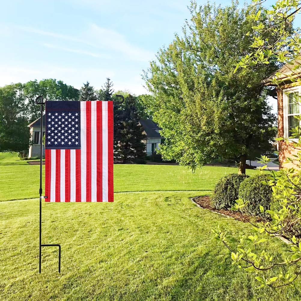 EKEV 20 Pack Garden Flag Rubber Stoppers and Adjustable Anti-Wind Clips - Flag Stops Accessories Hardware for Garden Flag Poles Stand