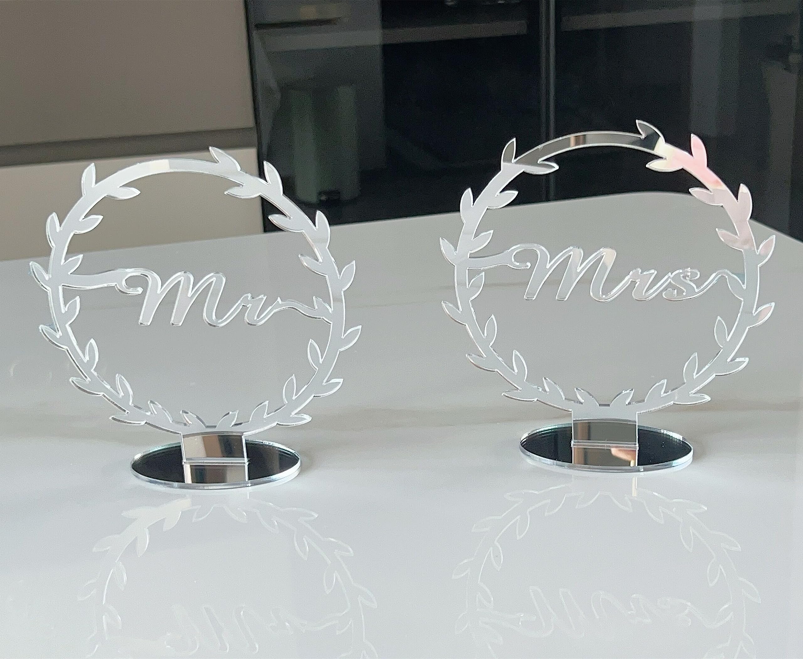 Yuxuanish Silver Mirror Mirrored Acrylic Mr And Mrs Wedding Deco,Vintage Rustic Acrylic Mr & Mrs Sign,Rustic Floral Freestanding Mr & Mrs Signs