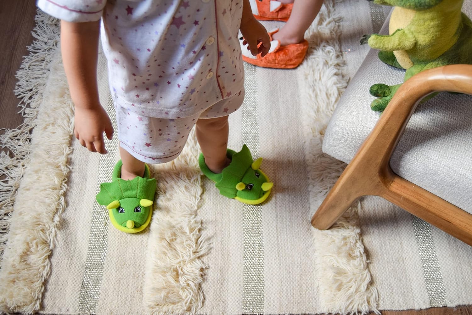 Vista 7 de Kids Toddlers Whimsical Animal Critter Washable Slipper