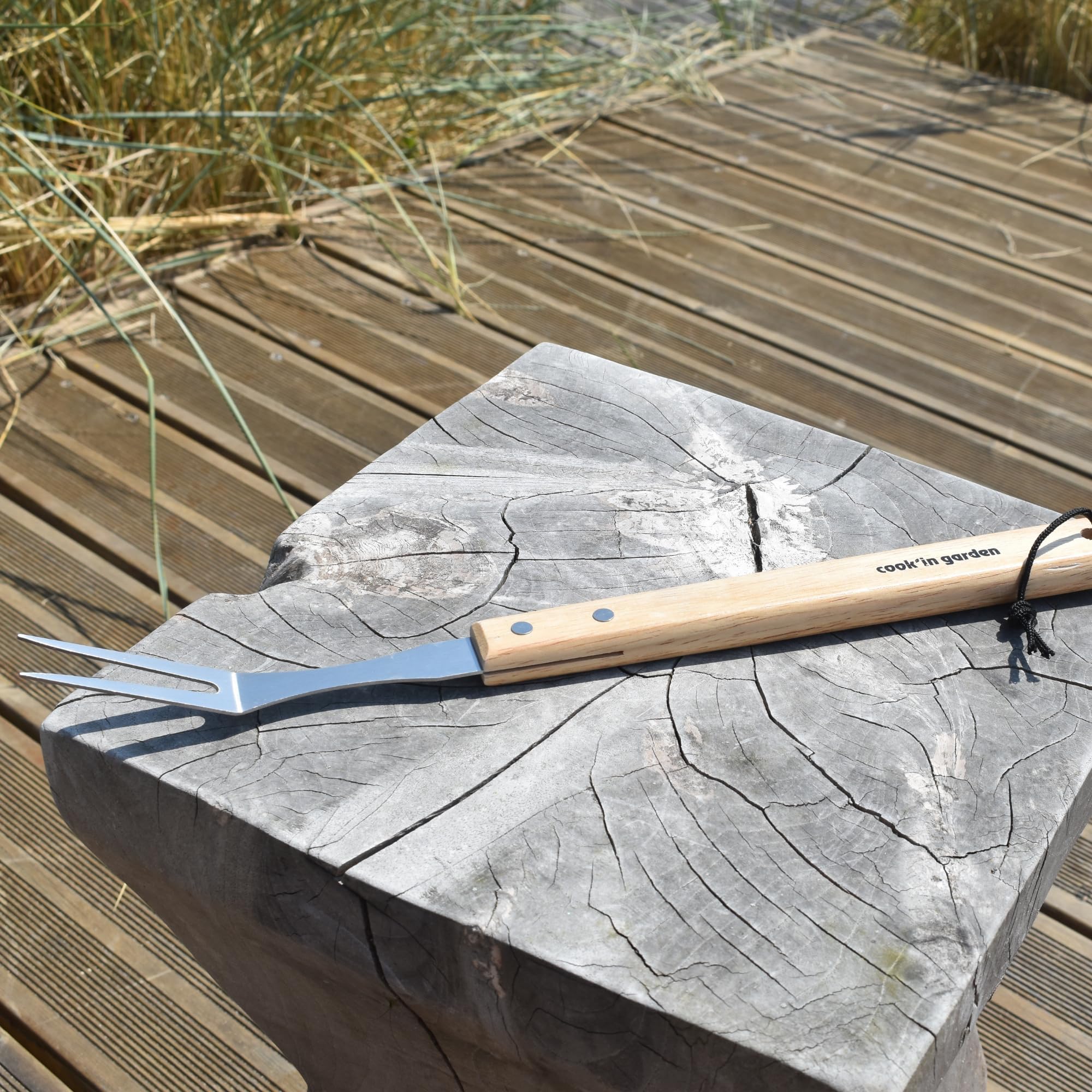 Cook’in Garden - Forchetta Essentiel in Inox con Manico in Legno FSC® 100%, utensile Resistente per Barbecue e plancha, Ideale per Cucina Esterna, Accessorio Durevole per Giardino e terrazza