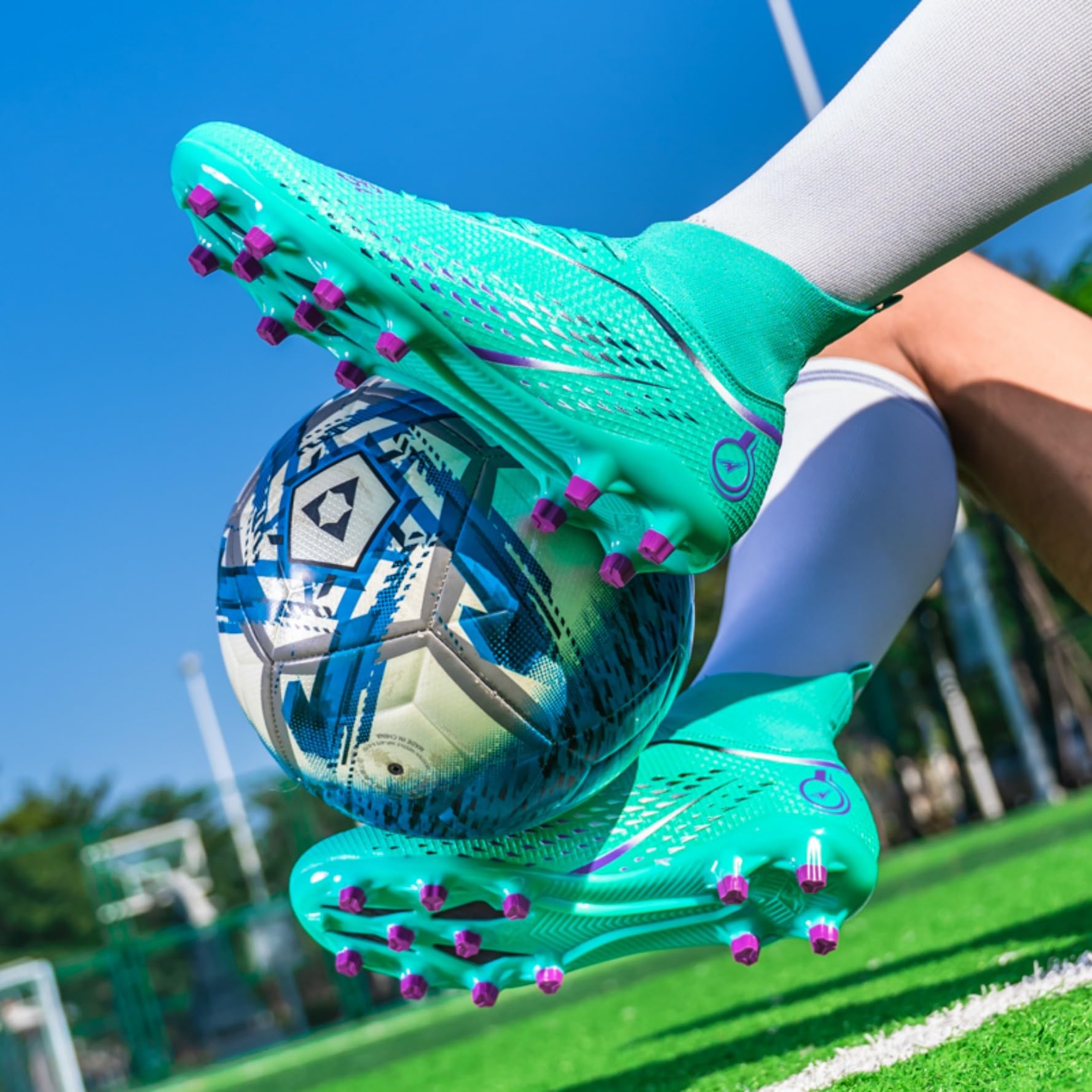 Chaussures de Football pour Hommes High Top Spikes Chaussures de Football d'entraînement extérieur pour Jeunes Chaussures de Sport athlétiques Professionnelles Turf Trainers