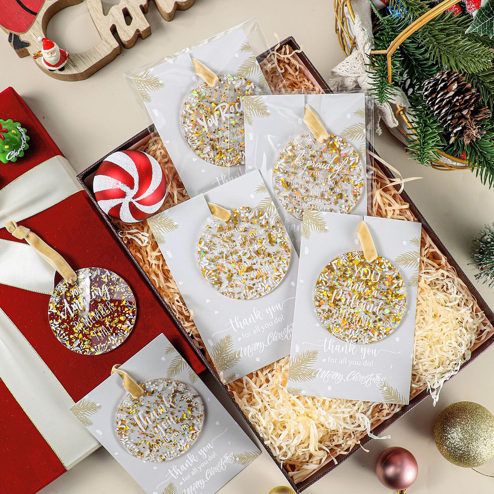 Kasyat Lot de 50 décorations de Noël à suspendre en acrylique doré - Cadeaux de remerciement pour employés, employés - Ornements de sapin de Noël avec cartes - Ornements de remerciement pour équipe,