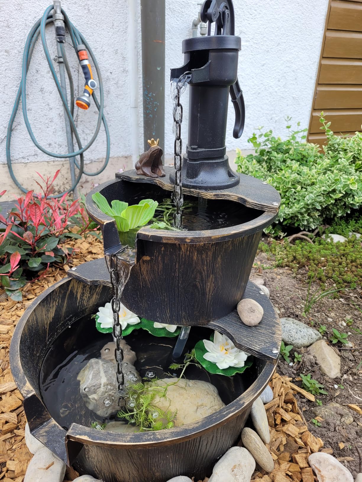 Luxus Brunnen Pumpe Garten Bild