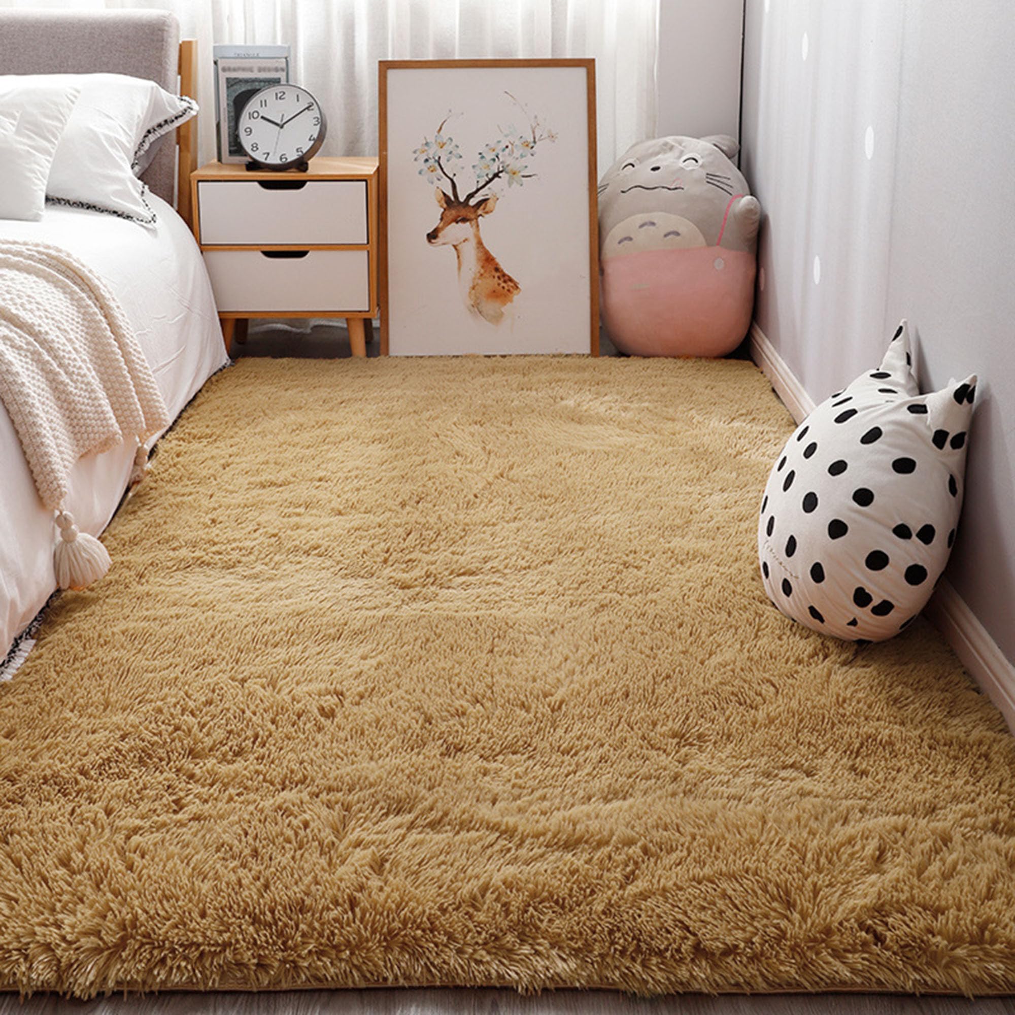 Grand tapis moderne et lavable pour un salon chaleureux et un bureau design