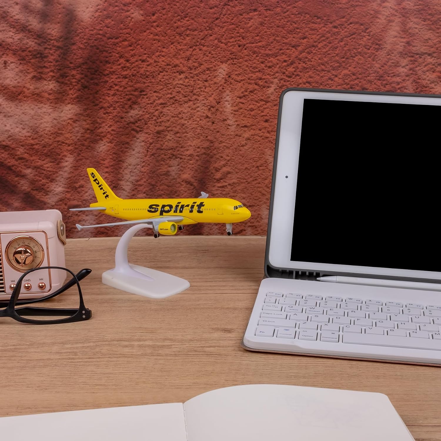A320 Airplane 1:300 Scale Model - American Plane, Metal Alloy, Gift & Decoration (Spirit 320)